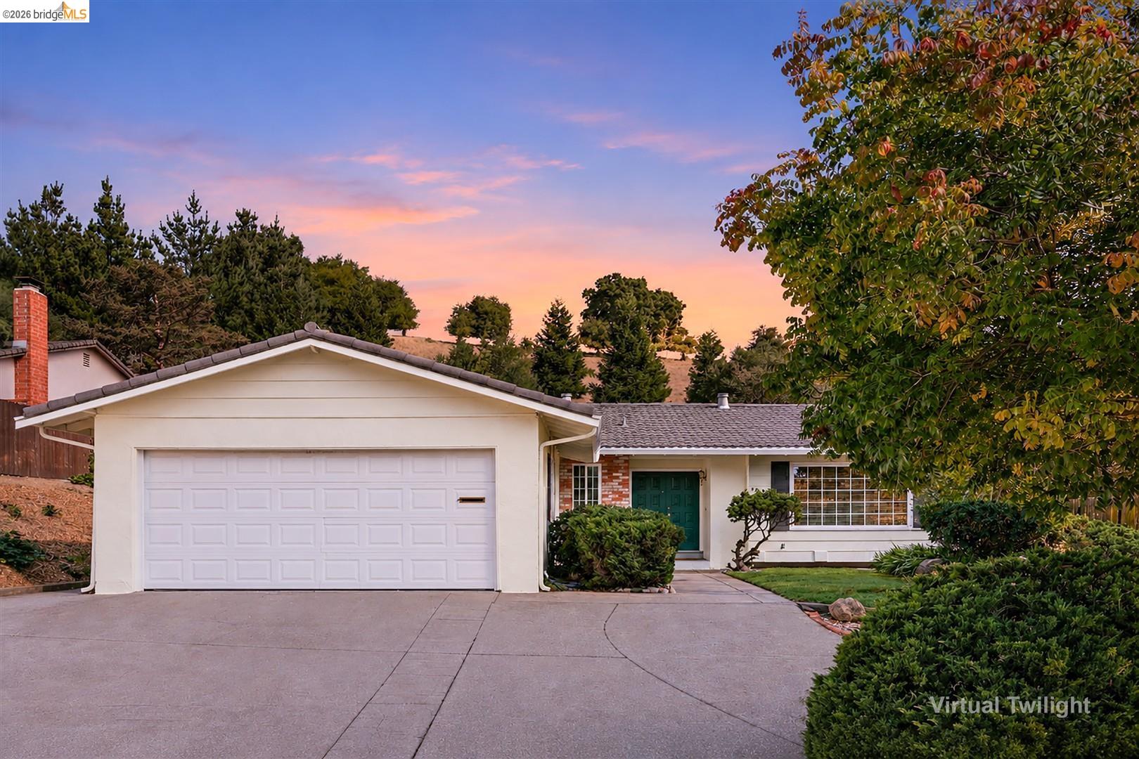 2616 Woodside Court