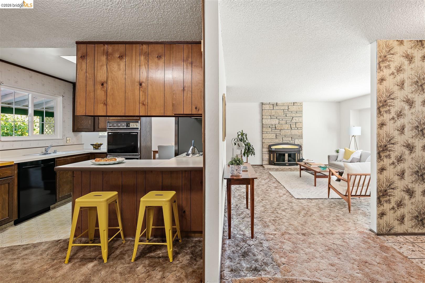 2616 Woodside Court