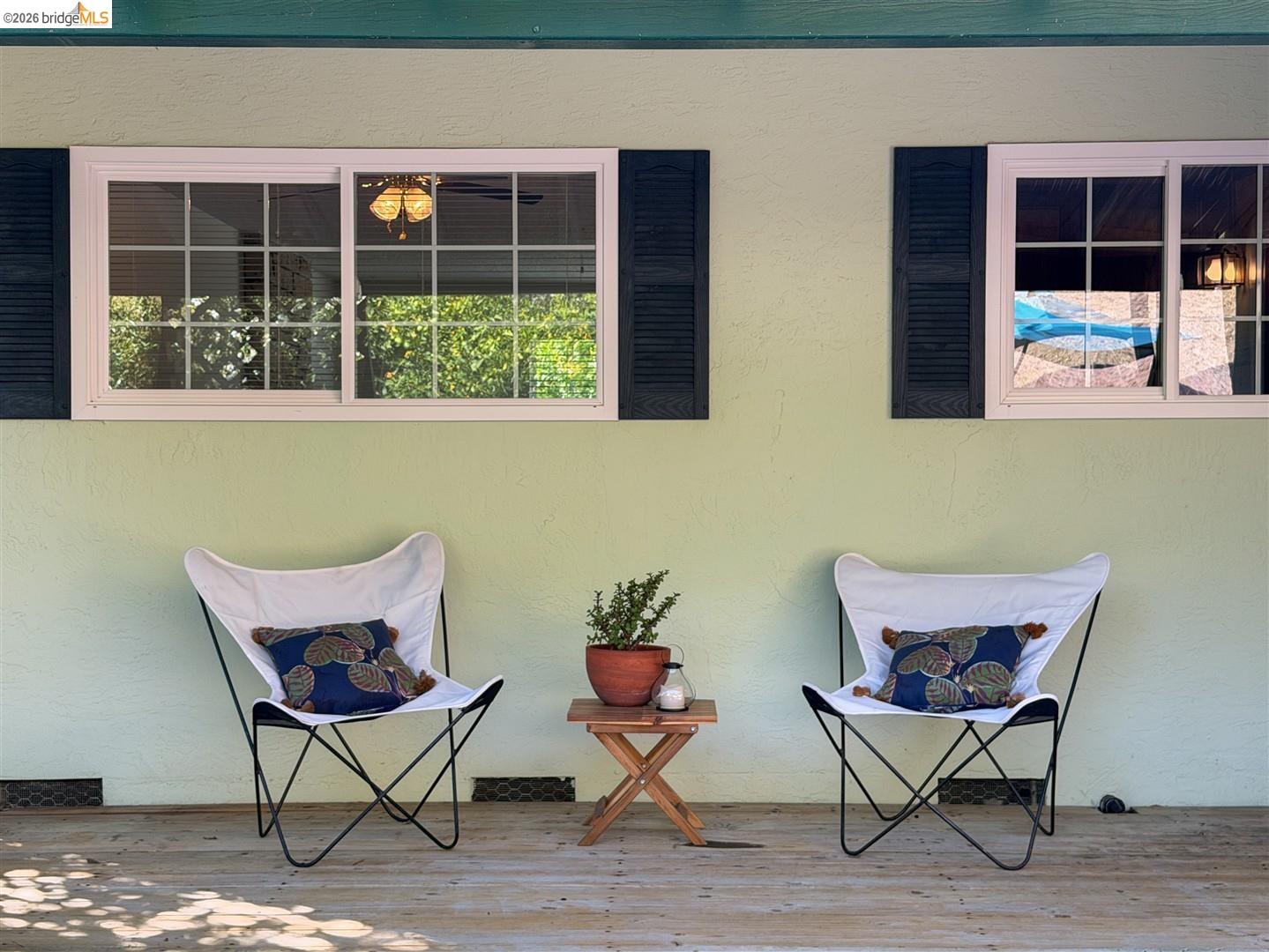 2616 Woodside Court