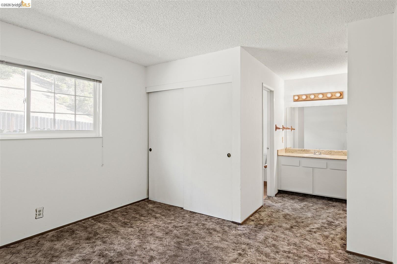2616 Woodside Court