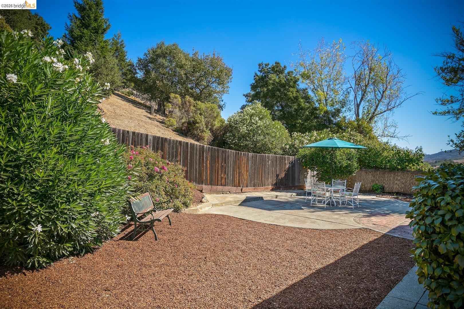 2616 Woodside Court