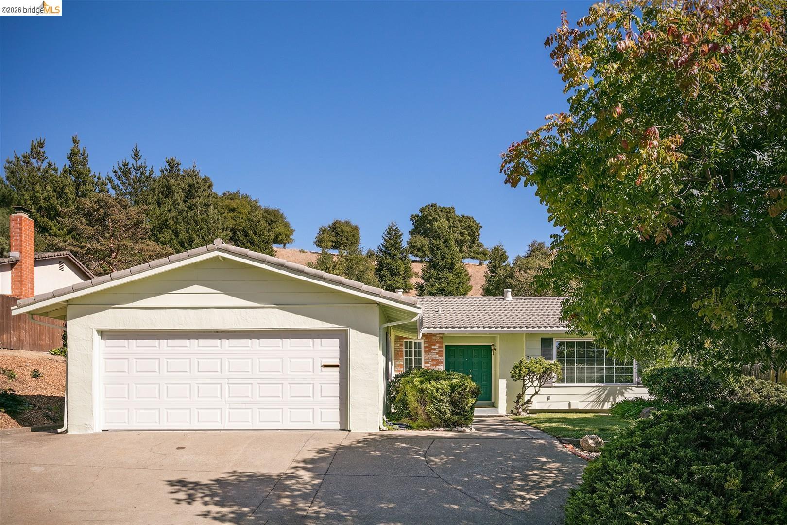 2616 Woodside Court