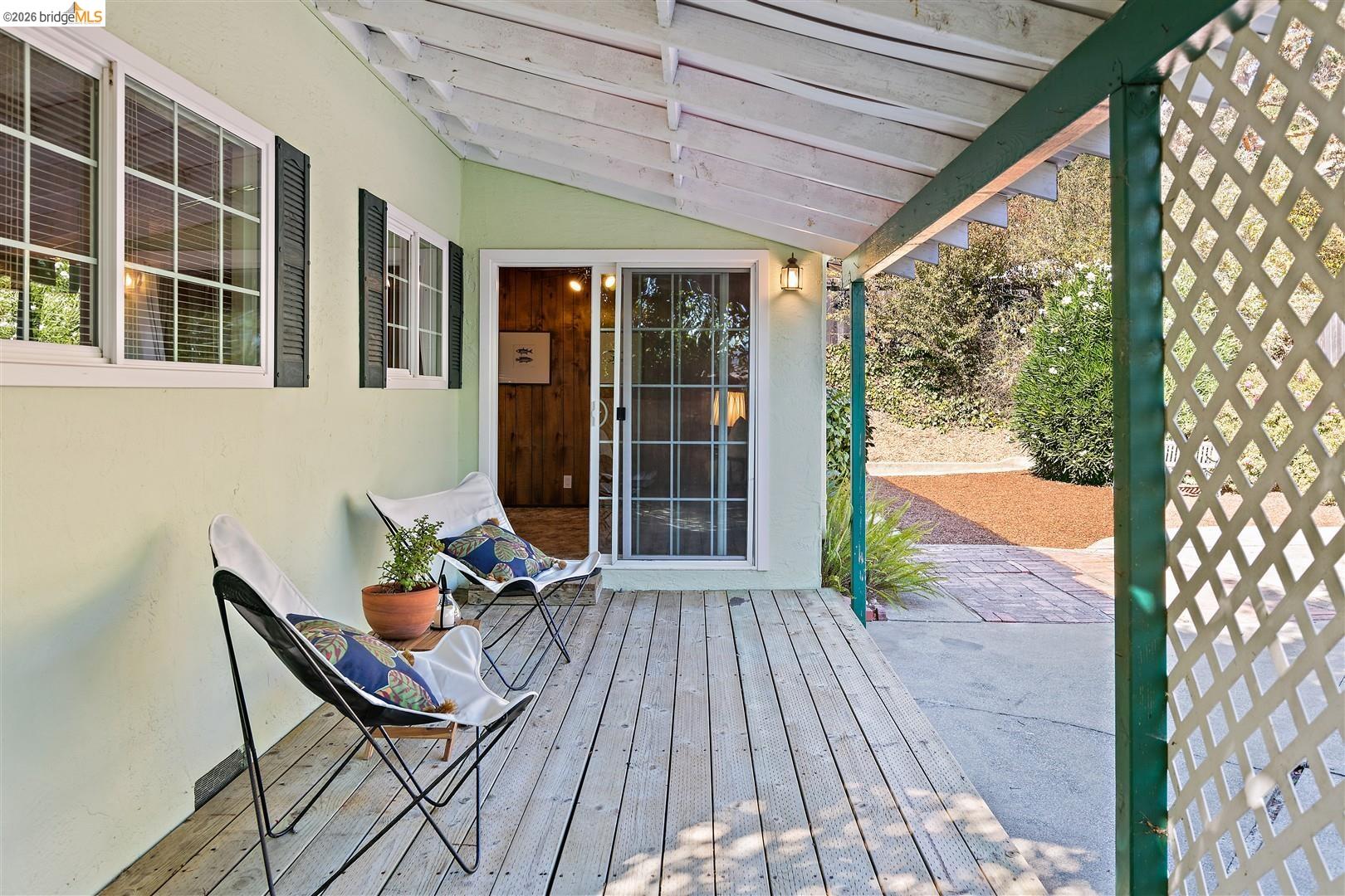 2616 Woodside Court