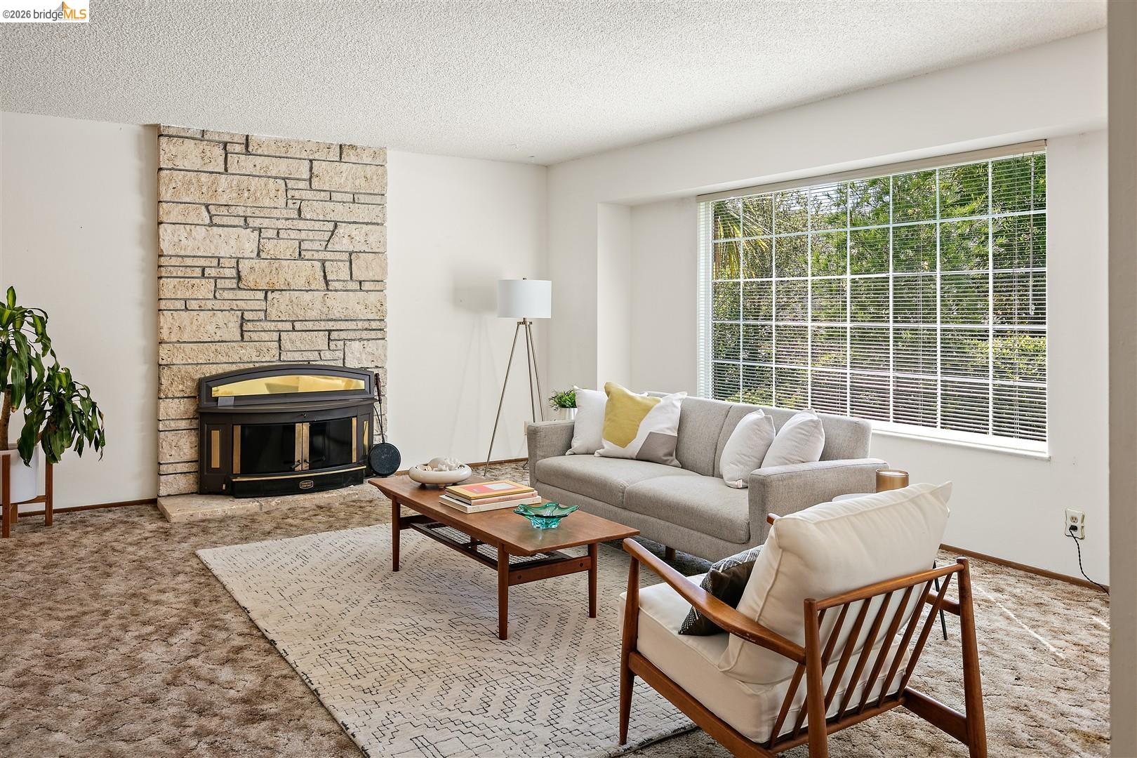 2616 Woodside Court