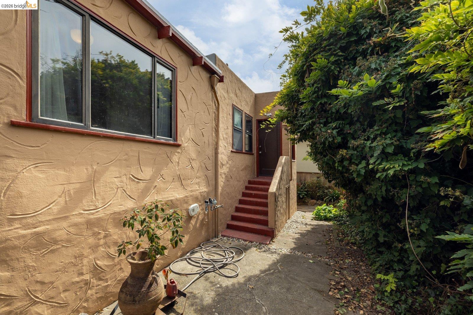 902 Carmel Ave
