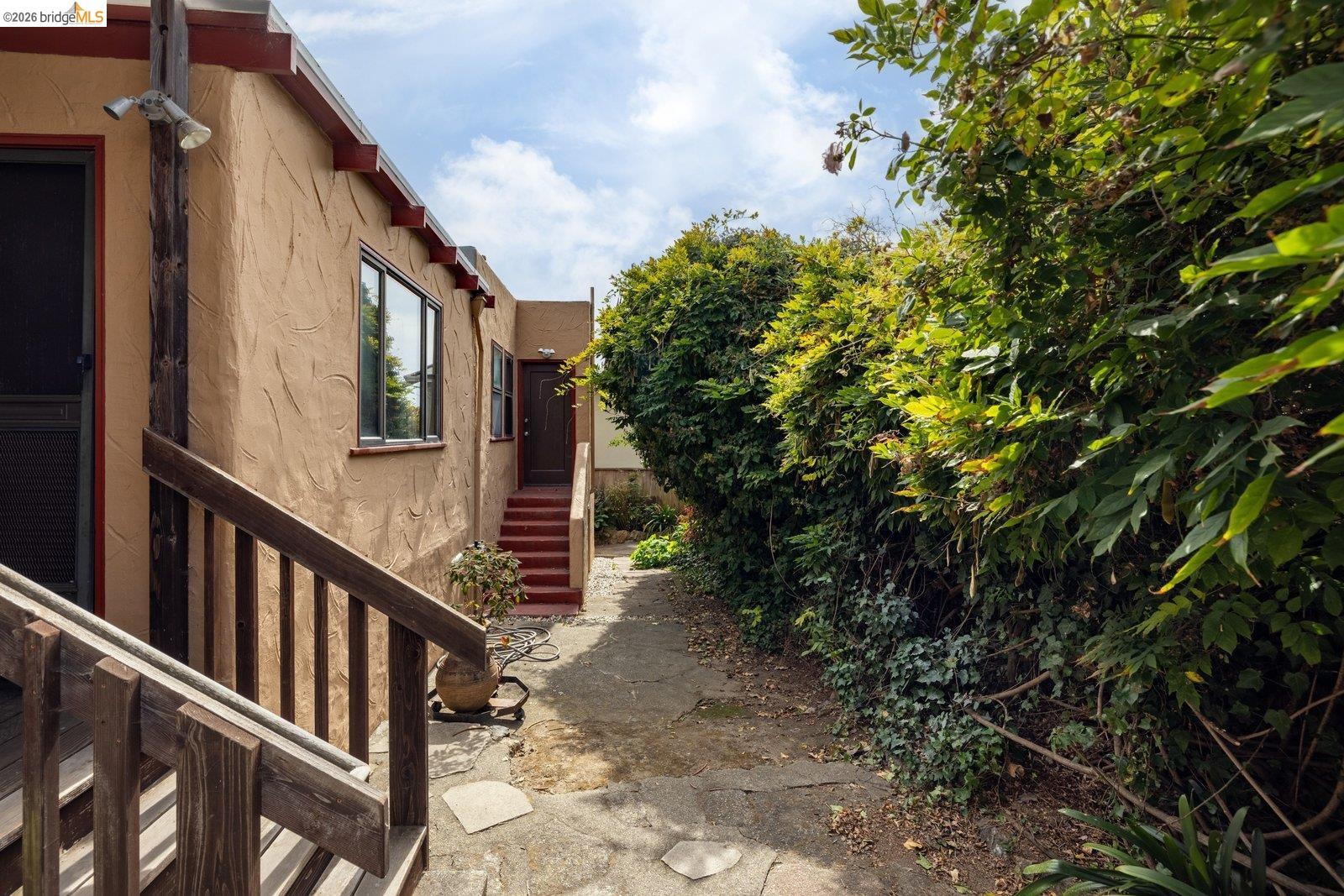902 Carmel Ave
