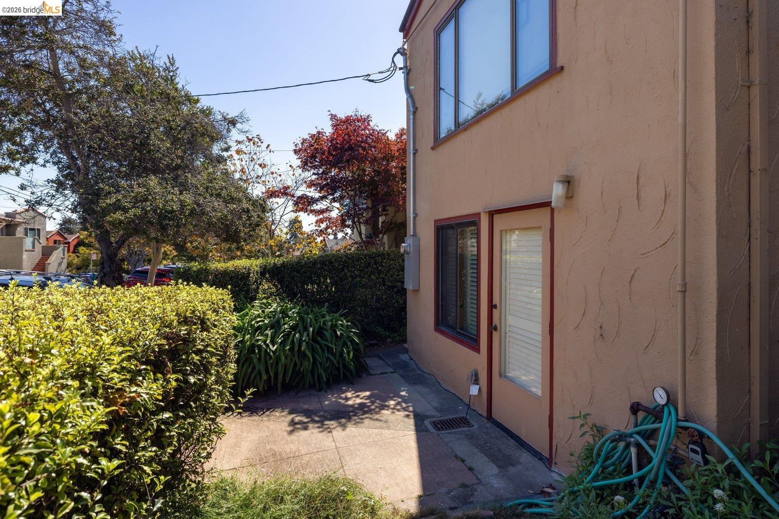 902 Carmel Ave
