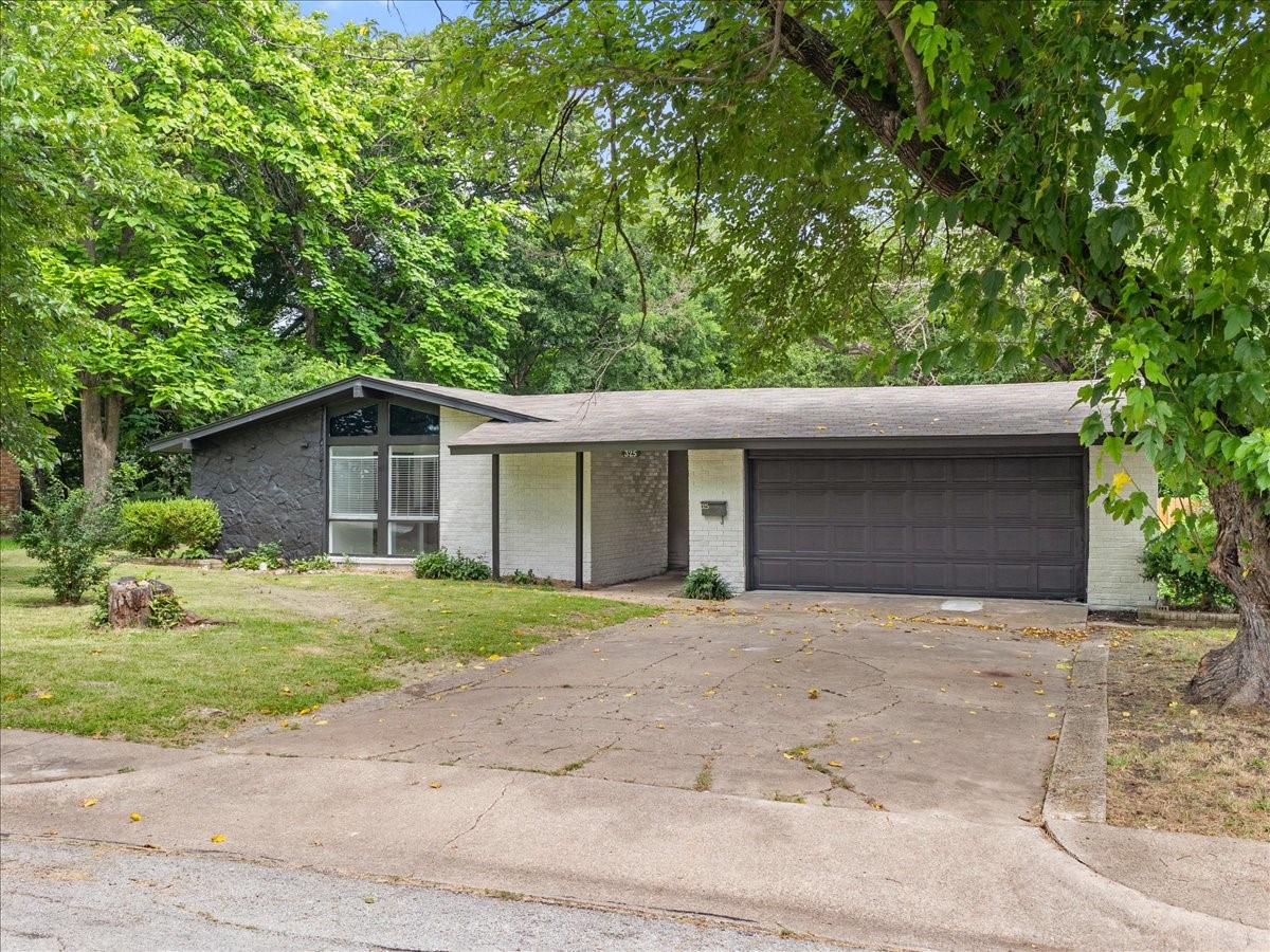 325 Meadowcreek Drive