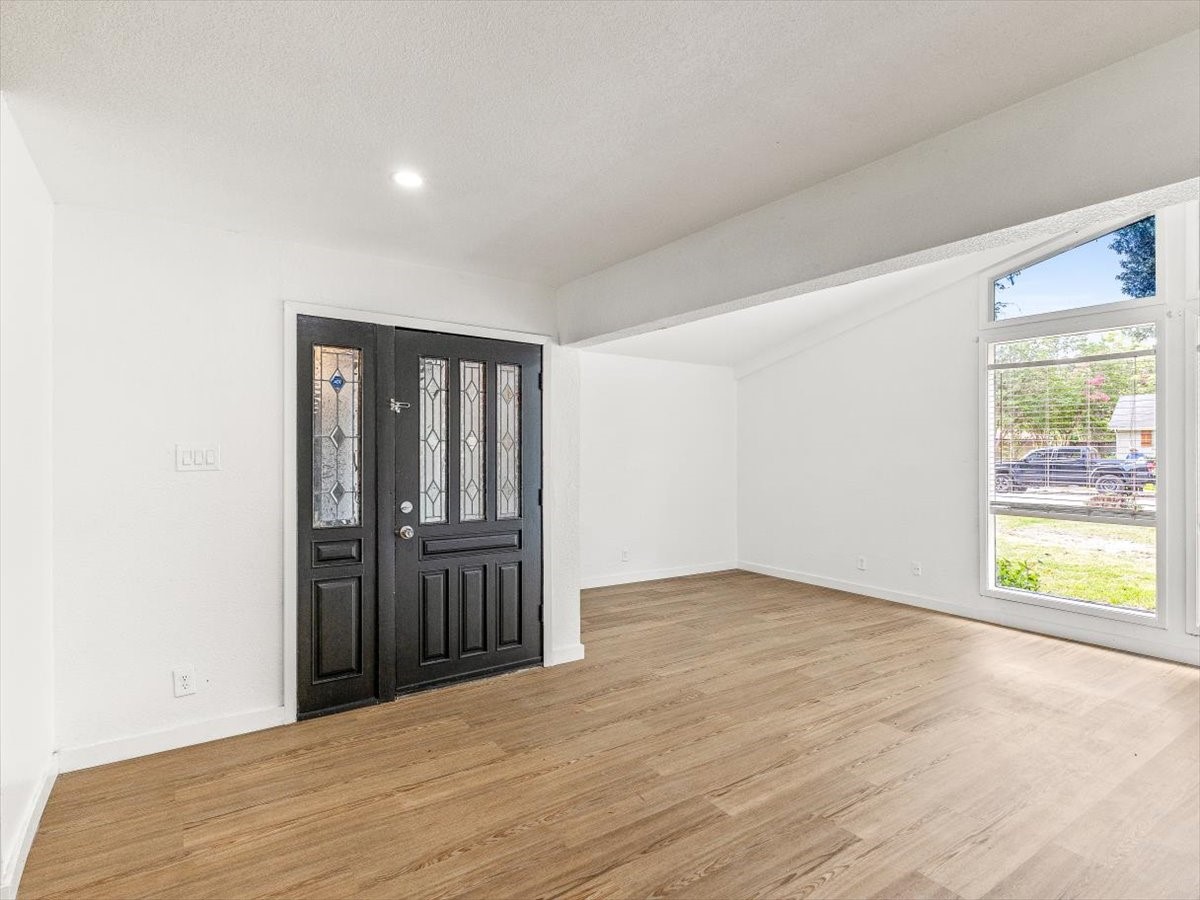325 Meadowcreek Drive