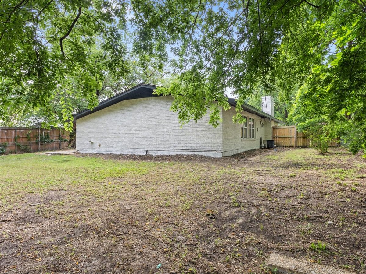 325 Meadowcreek Drive