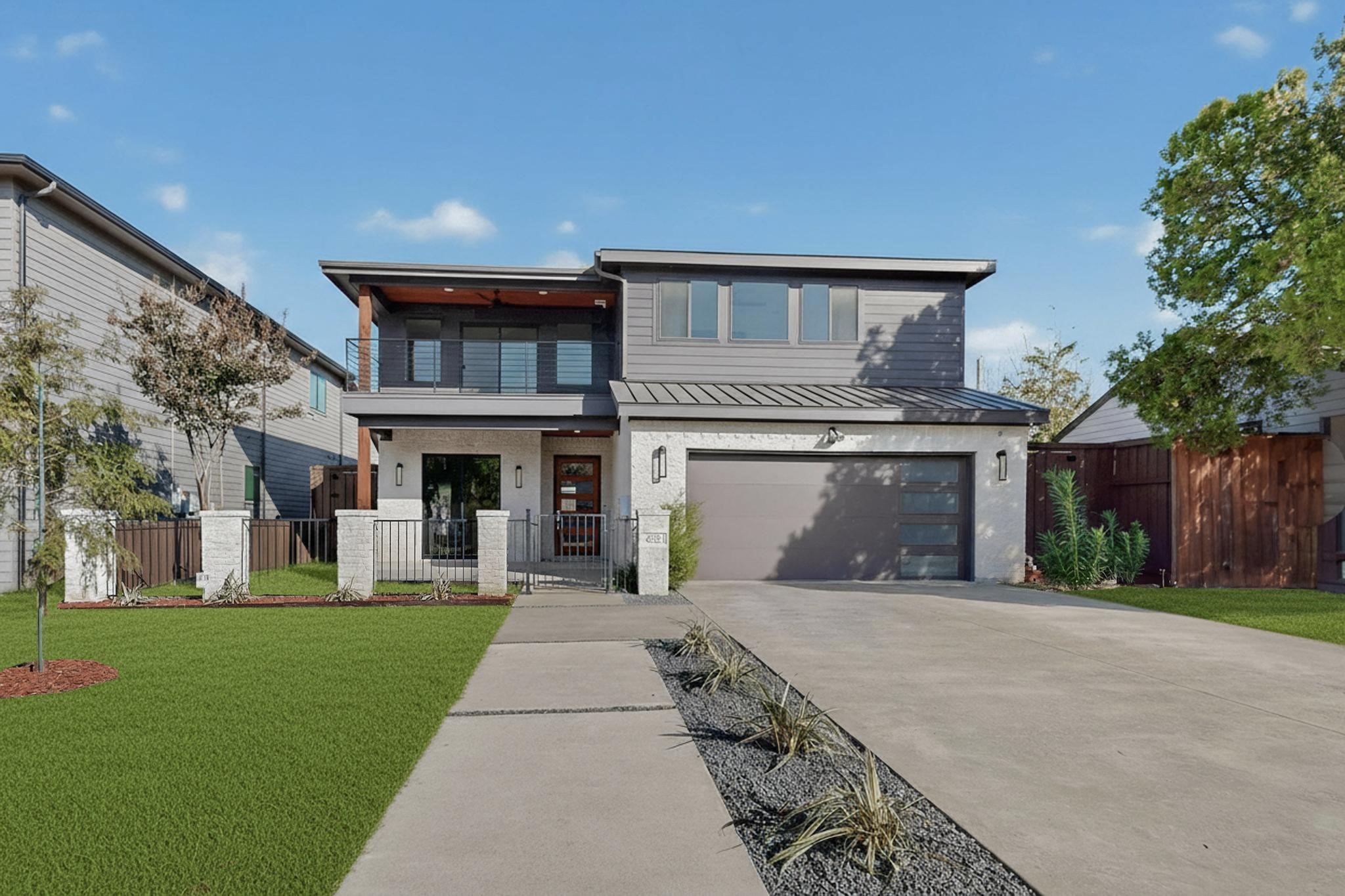 4521 Cowan Avenue