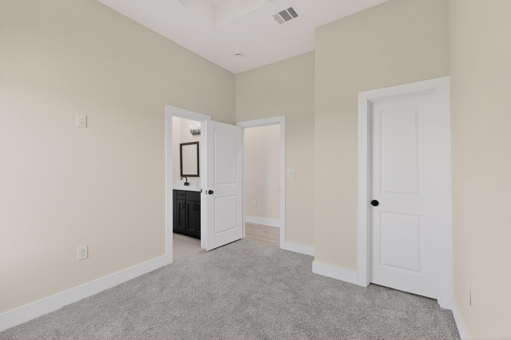 100 Diamond T Ranch Road