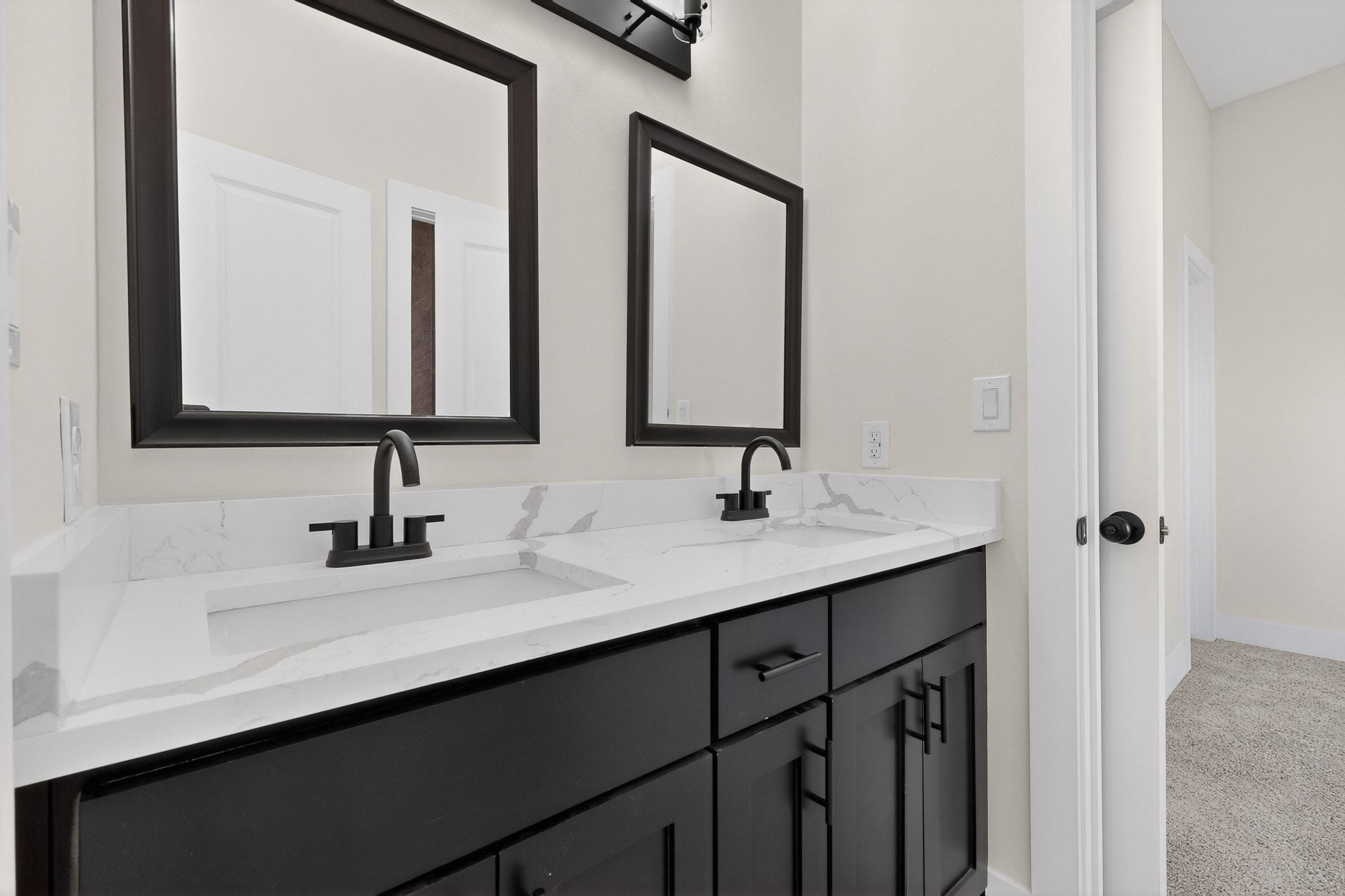 100 Diamond T Ranch Road