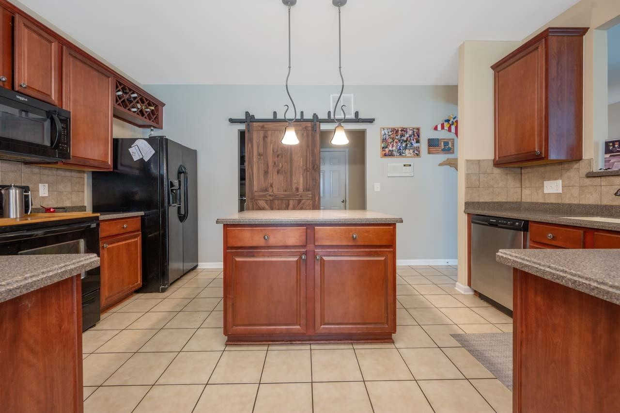 5869 Sparrows Nest Way