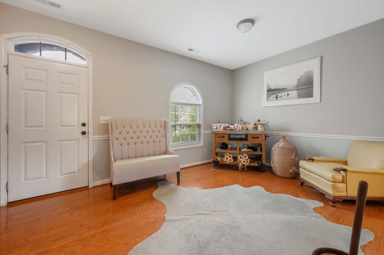 5869 Sparrows Nest Way