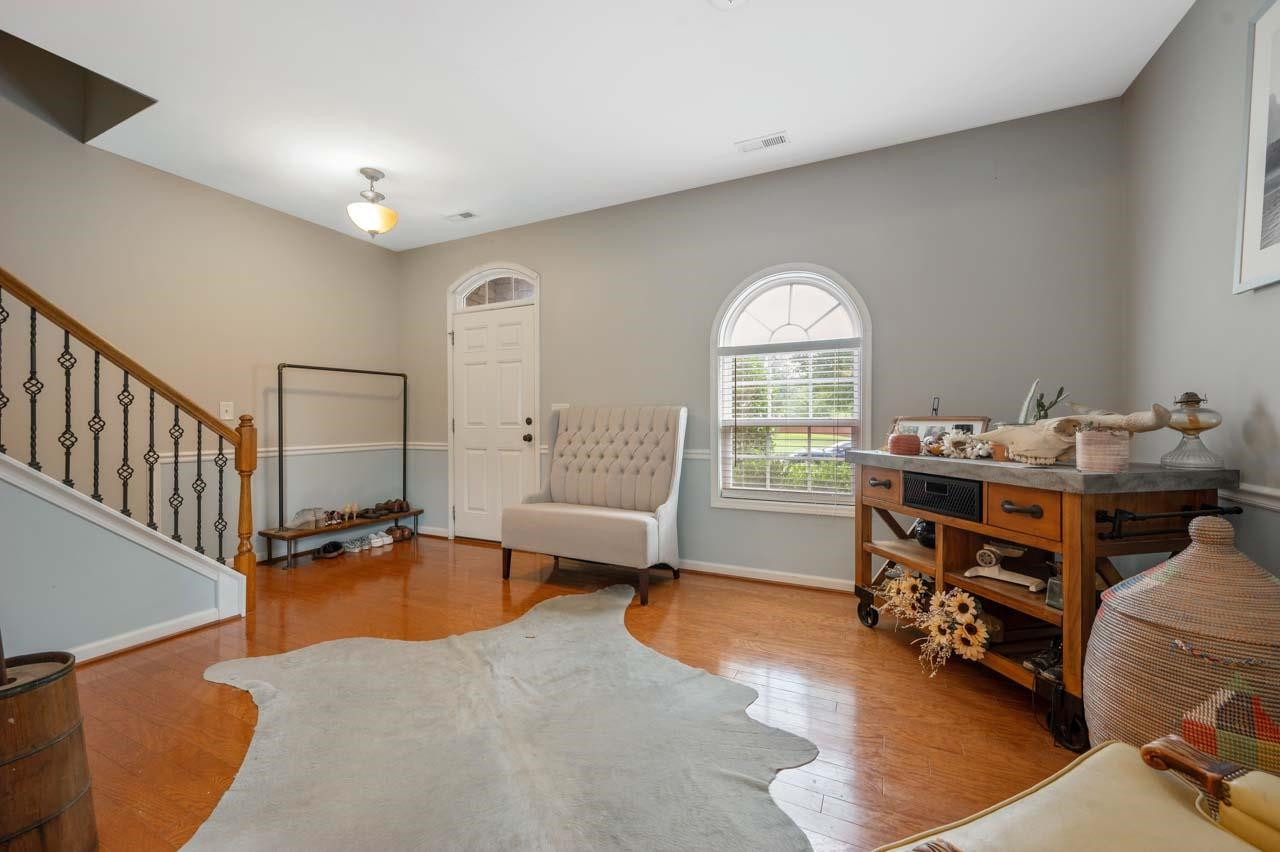 5869 Sparrows Nest Way