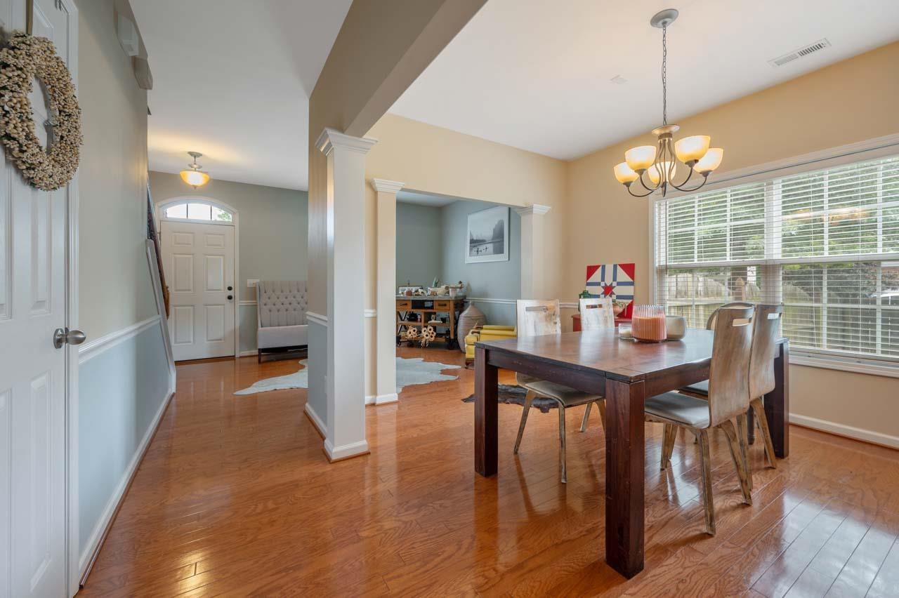 5869 Sparrows Nest Way