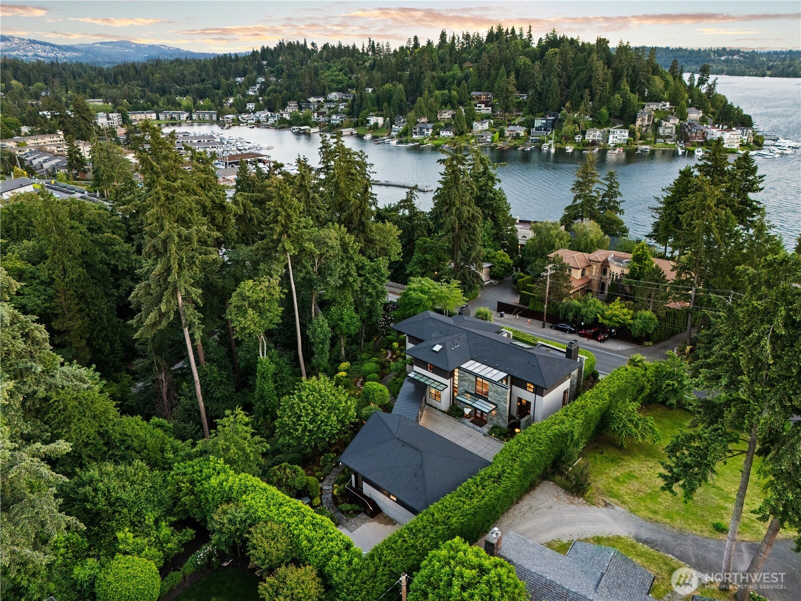 9632 Lake Washington Blvd NE
