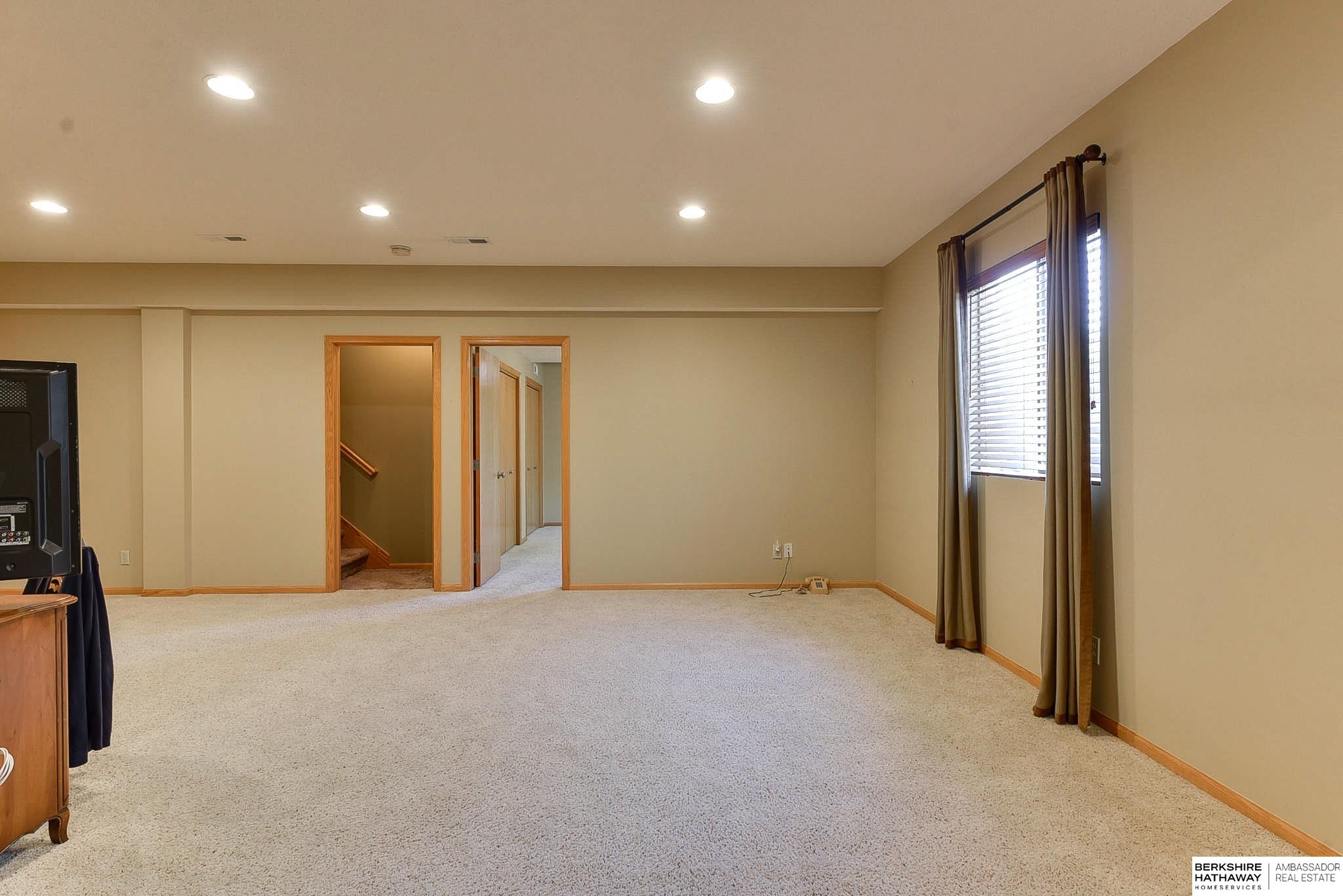 16218 Redwood Street