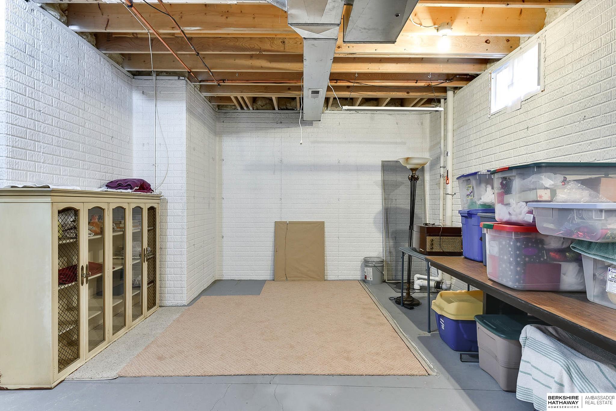 16218 Redwood Street