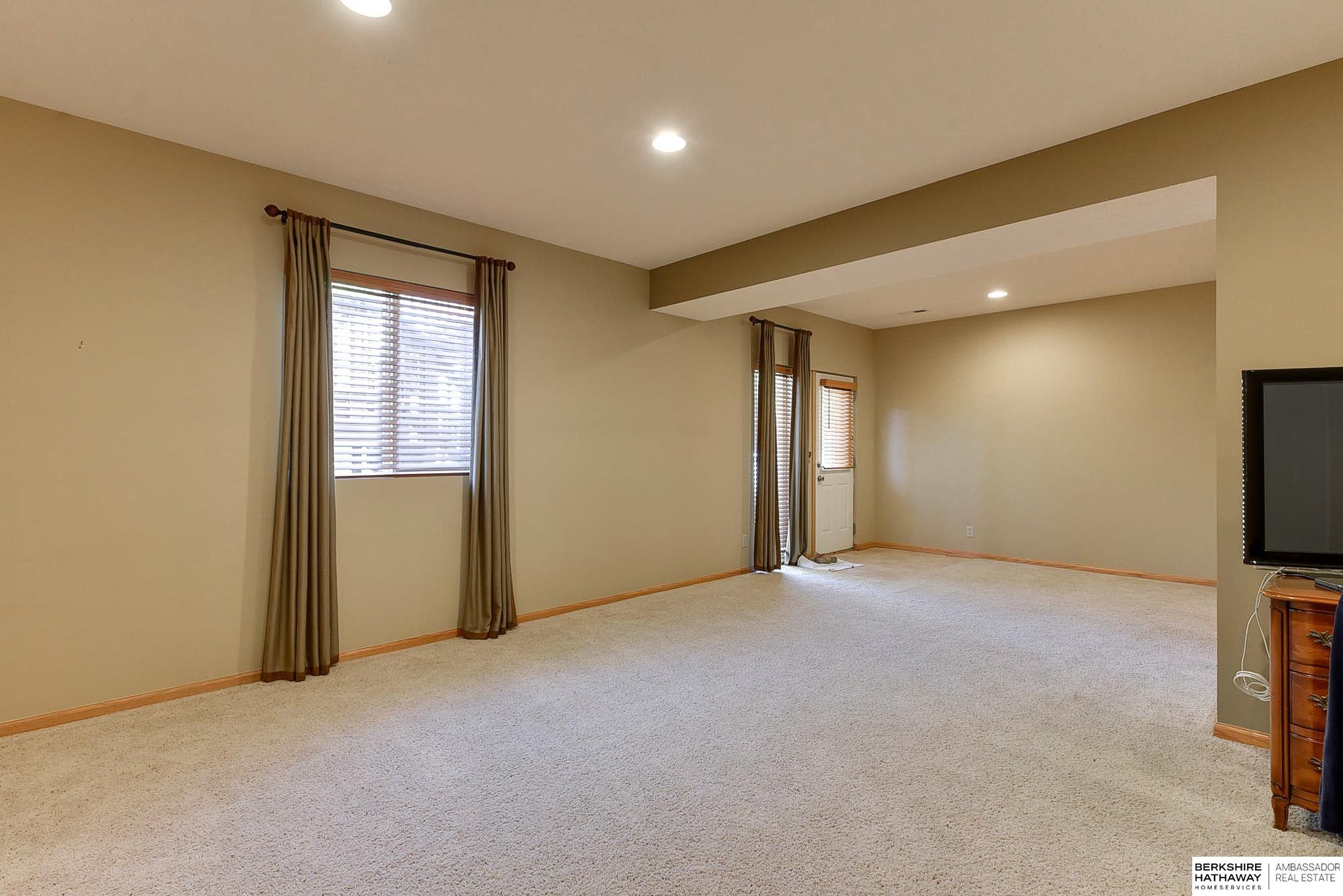 16218 Redwood Street