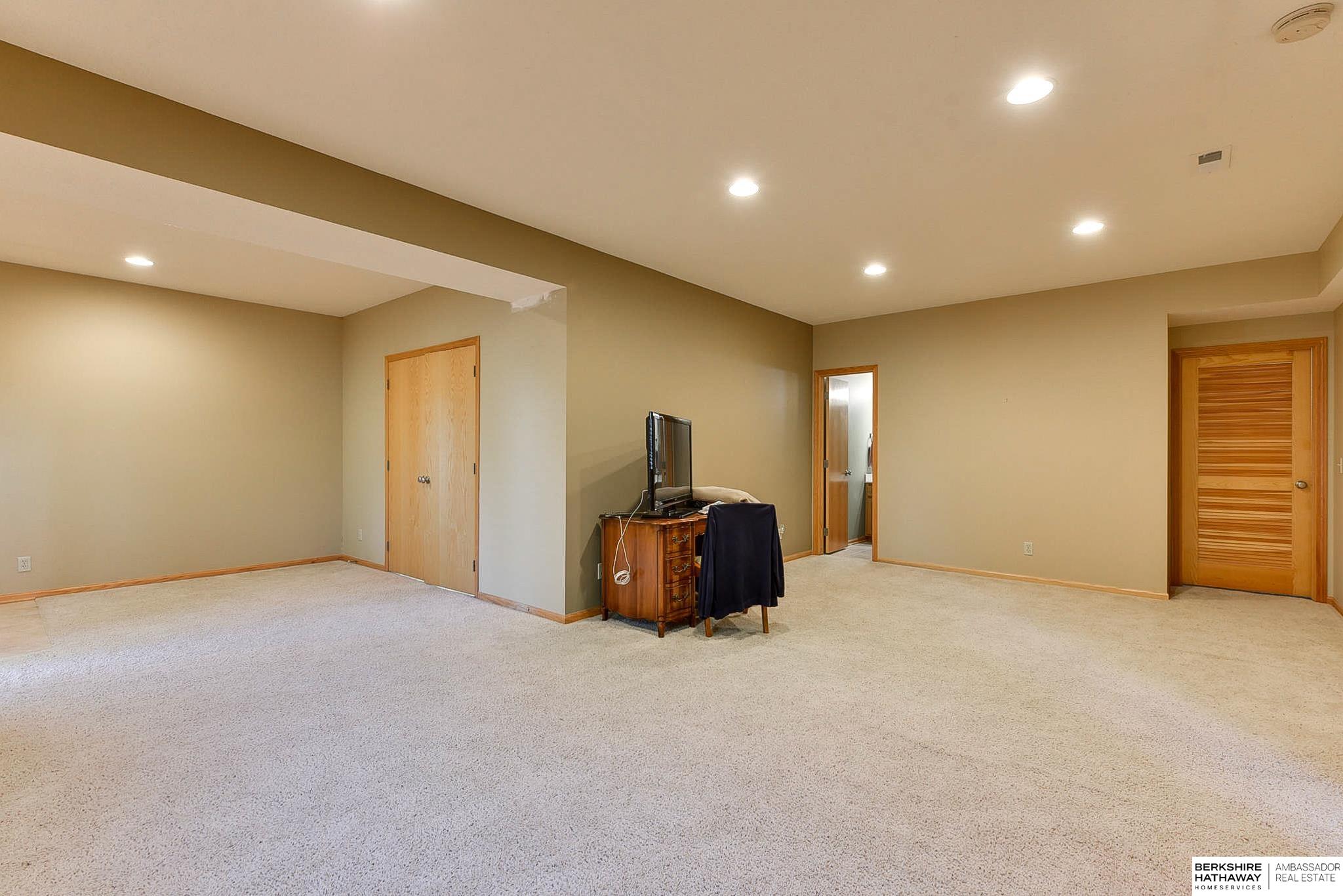 16218 Redwood Street