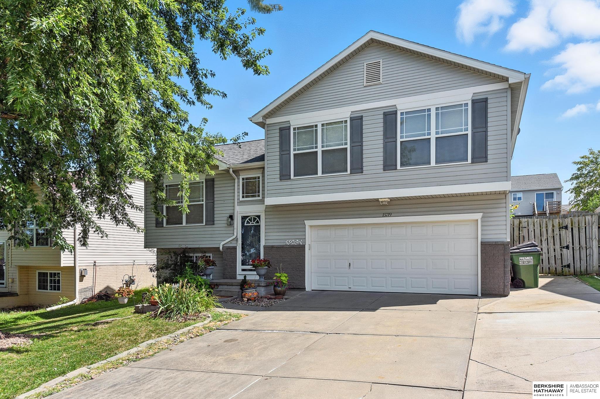 15719 Cottonwood Avenue