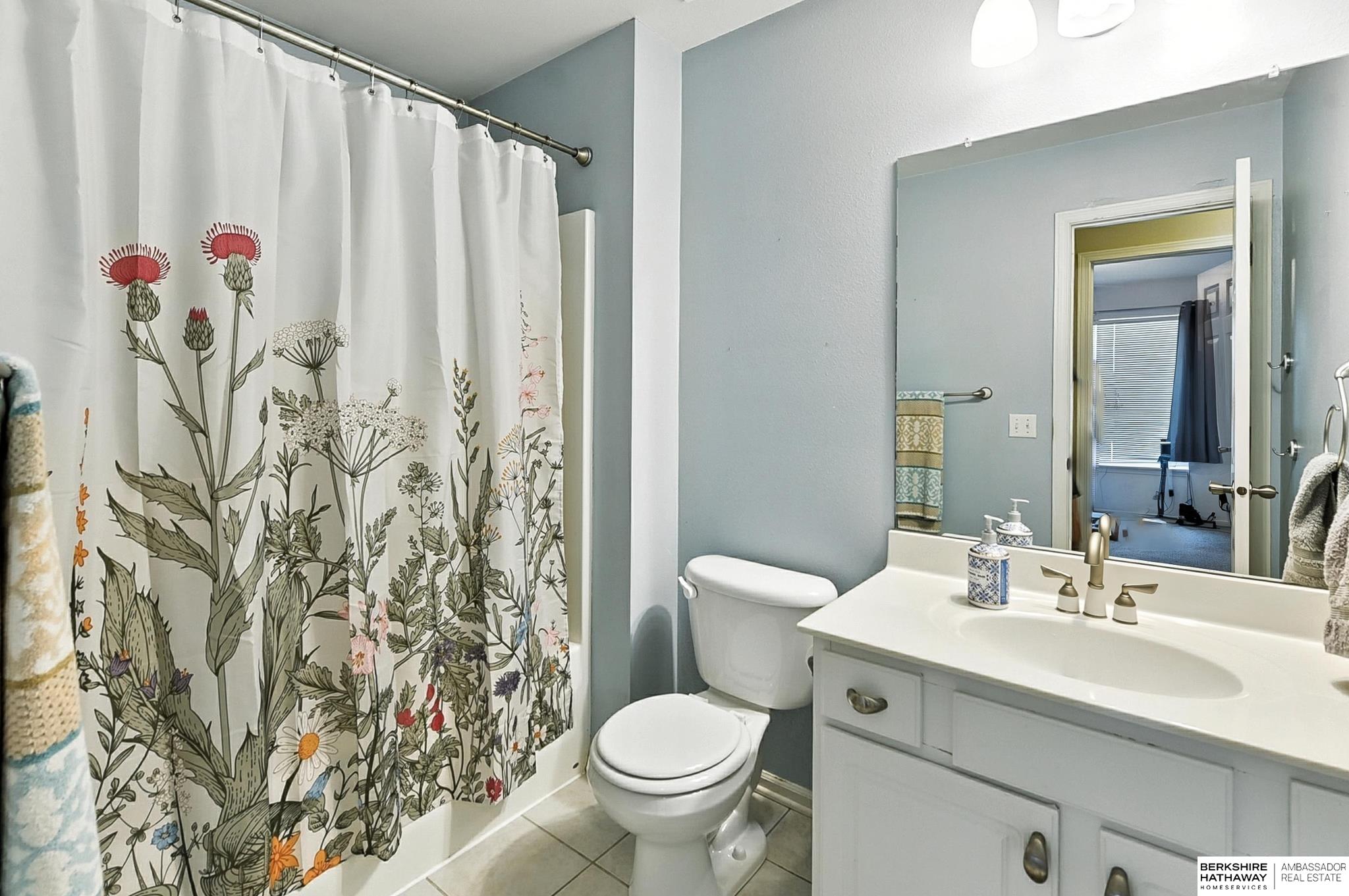 15719 Cottonwood Avenue