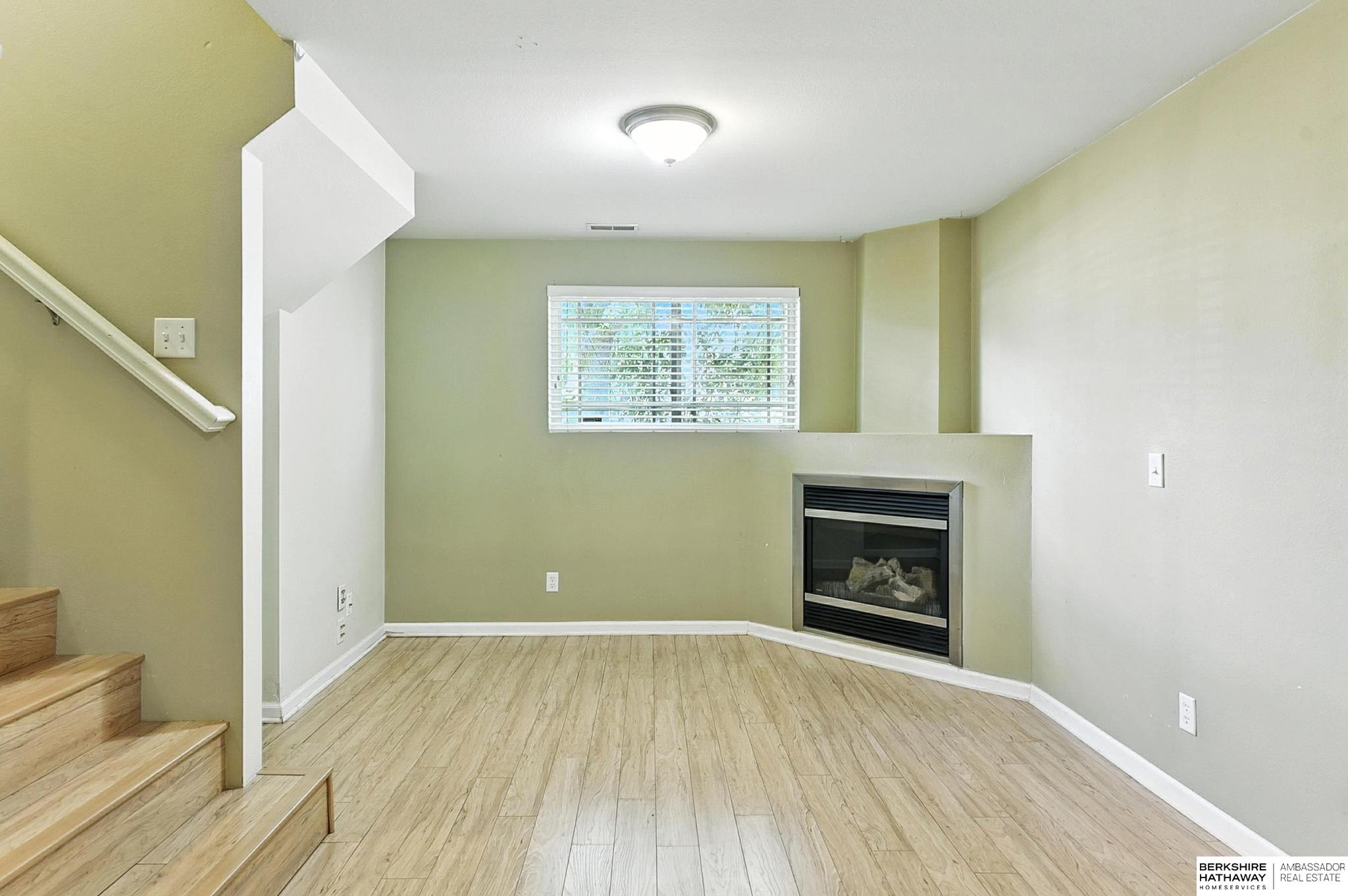 15719 Cottonwood Avenue