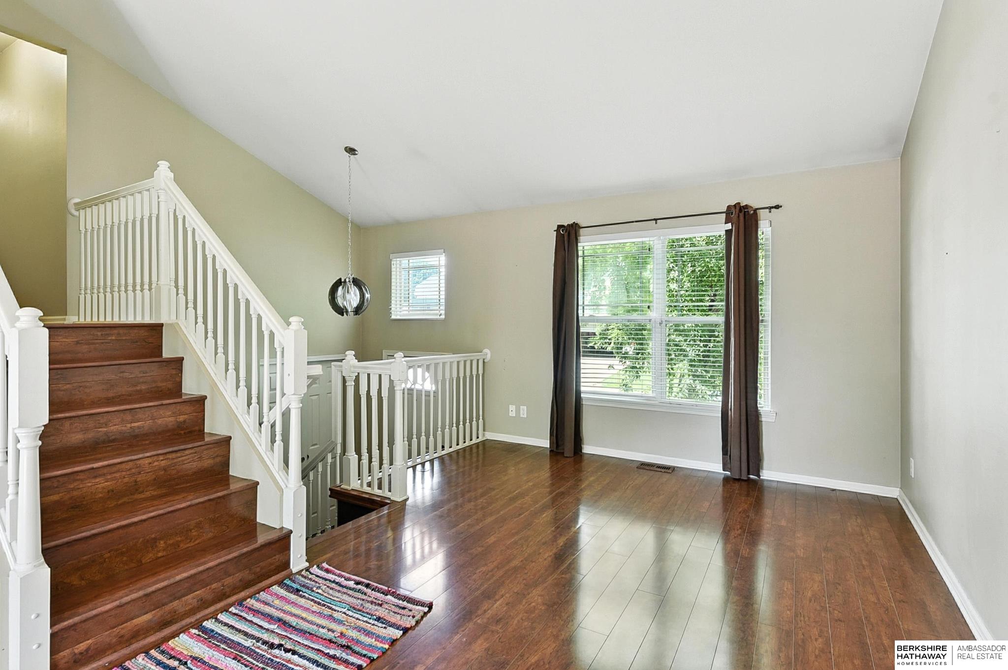 15719 Cottonwood Avenue