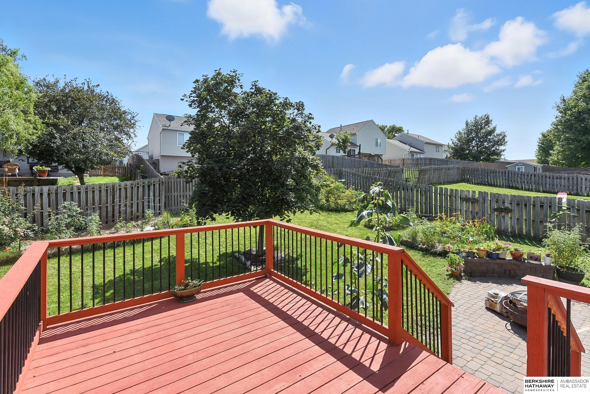 15719 Cottonwood Avenue