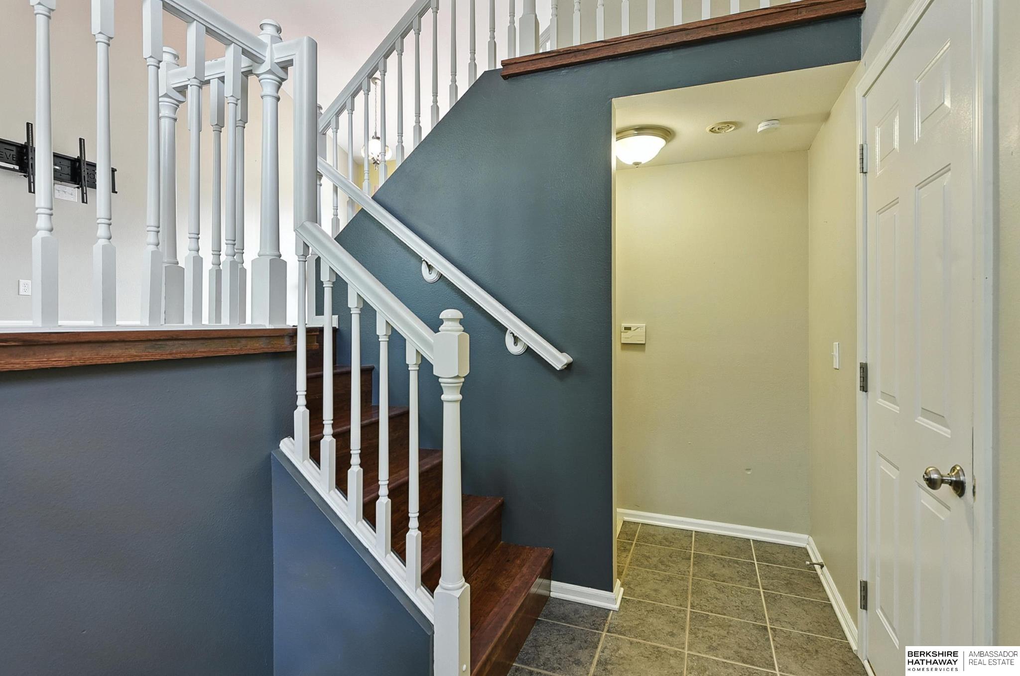 15719 Cottonwood Avenue