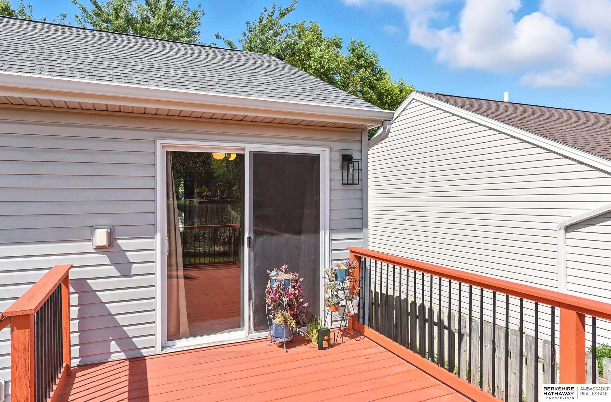 15719 Cottonwood Avenue