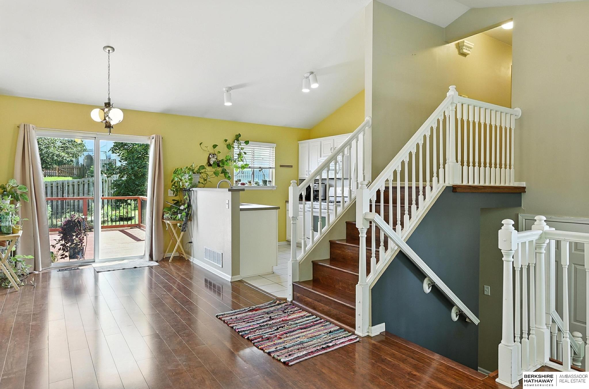 15719 Cottonwood Avenue