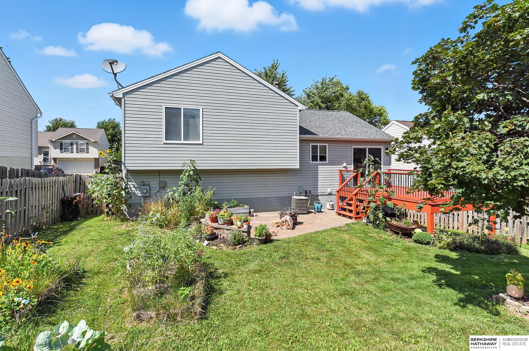 15719 Cottonwood Avenue