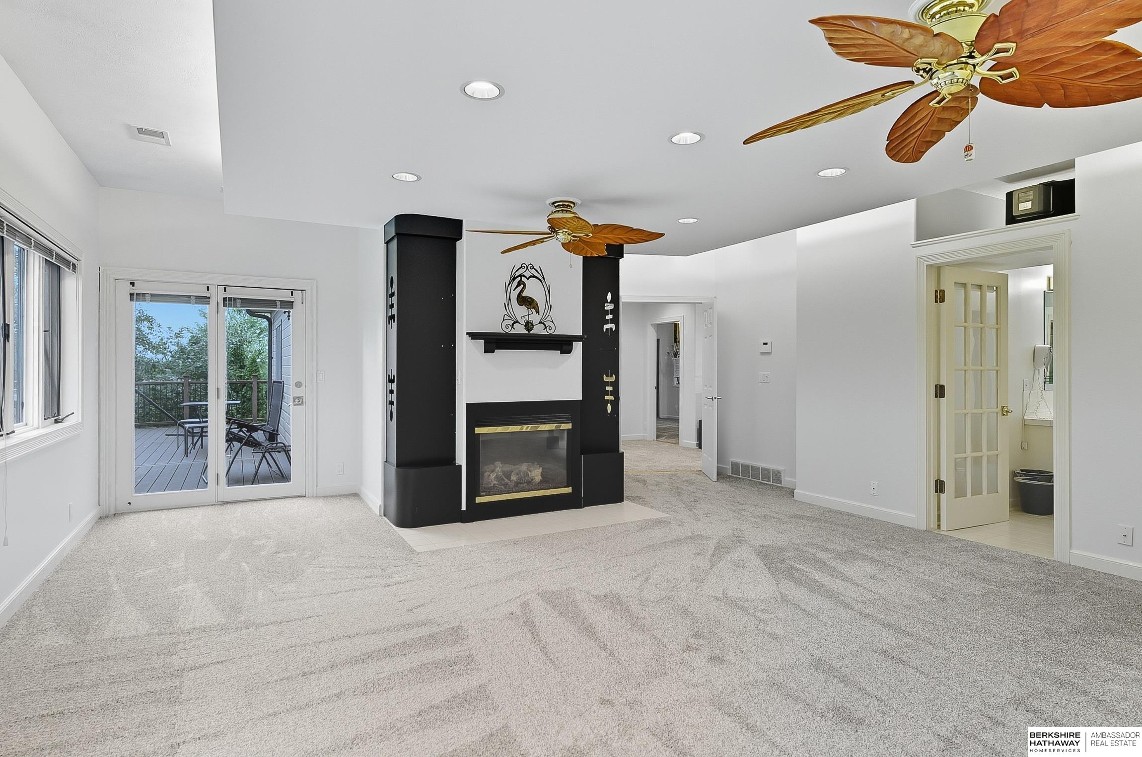 16767 J Circle