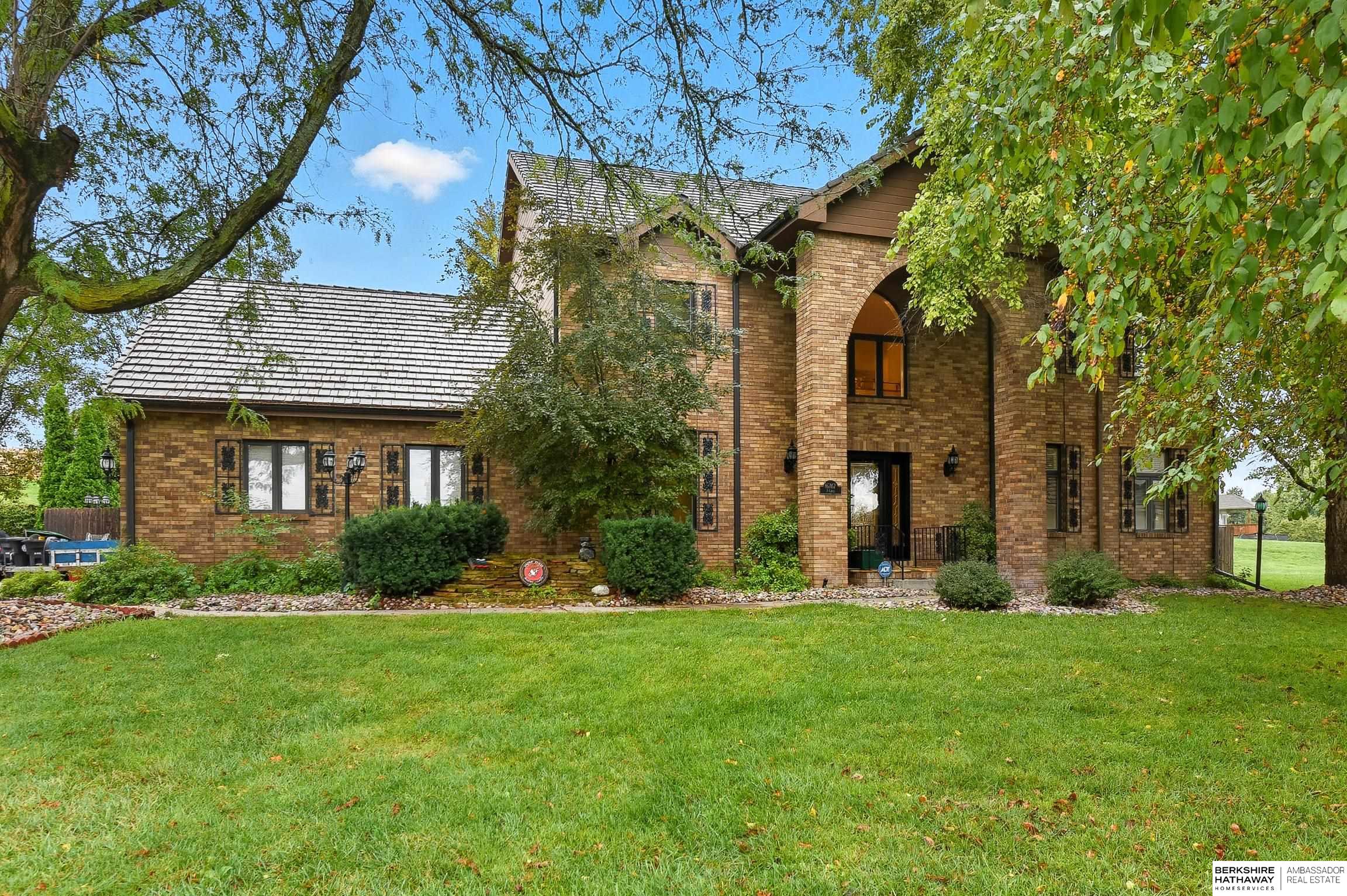 16767 J Circle