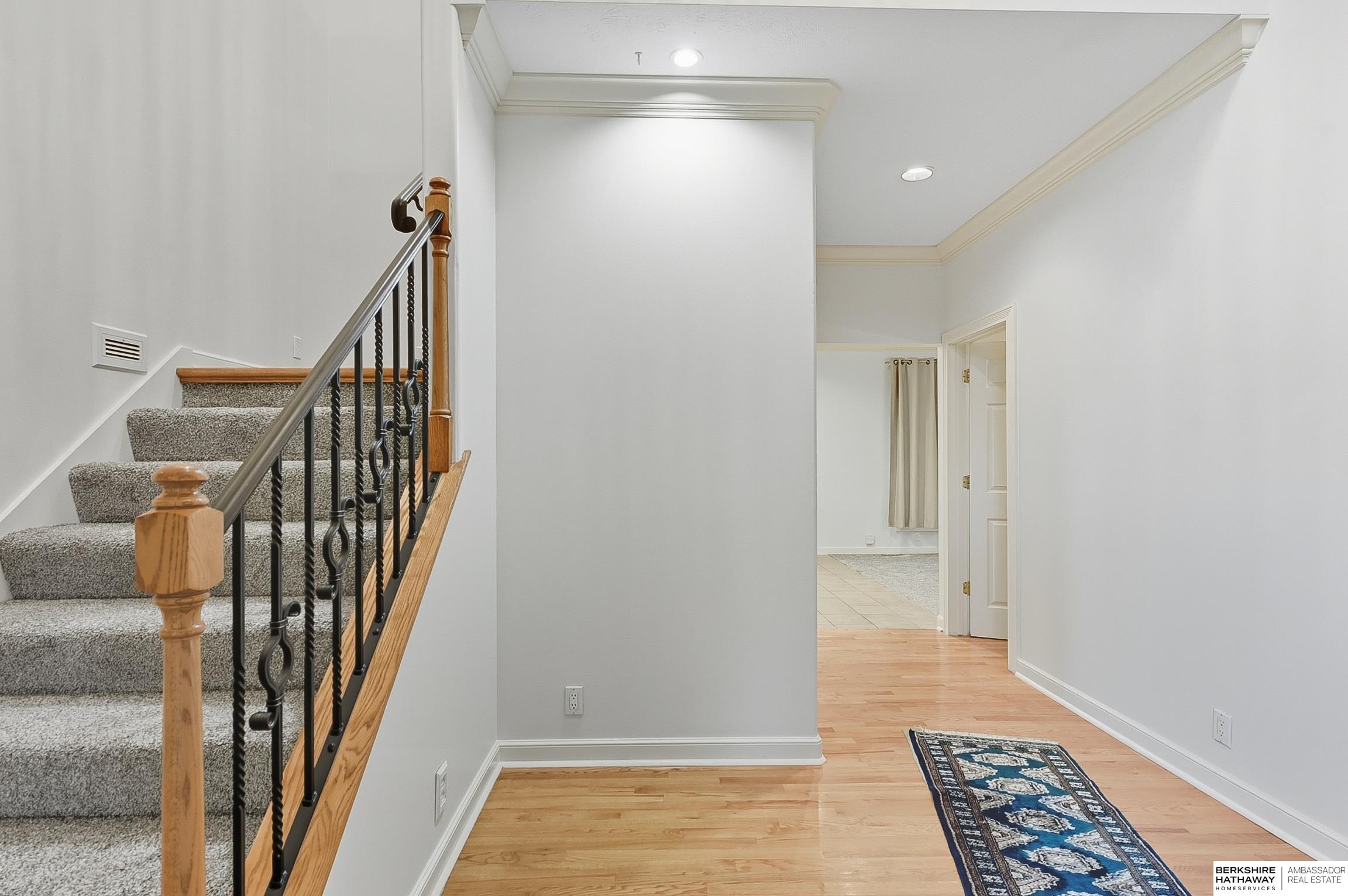 16767 J Circle