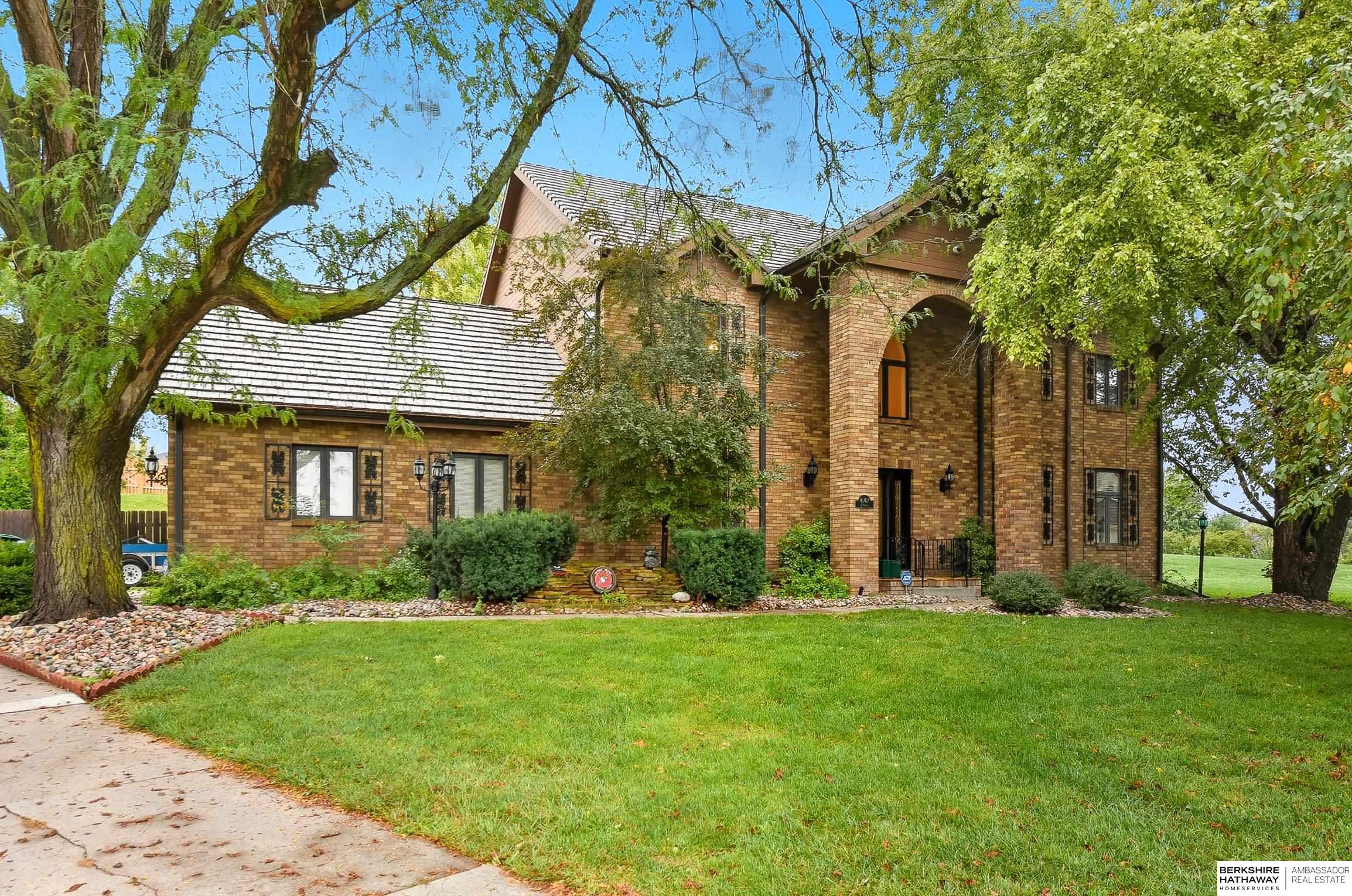 16767 J Circle