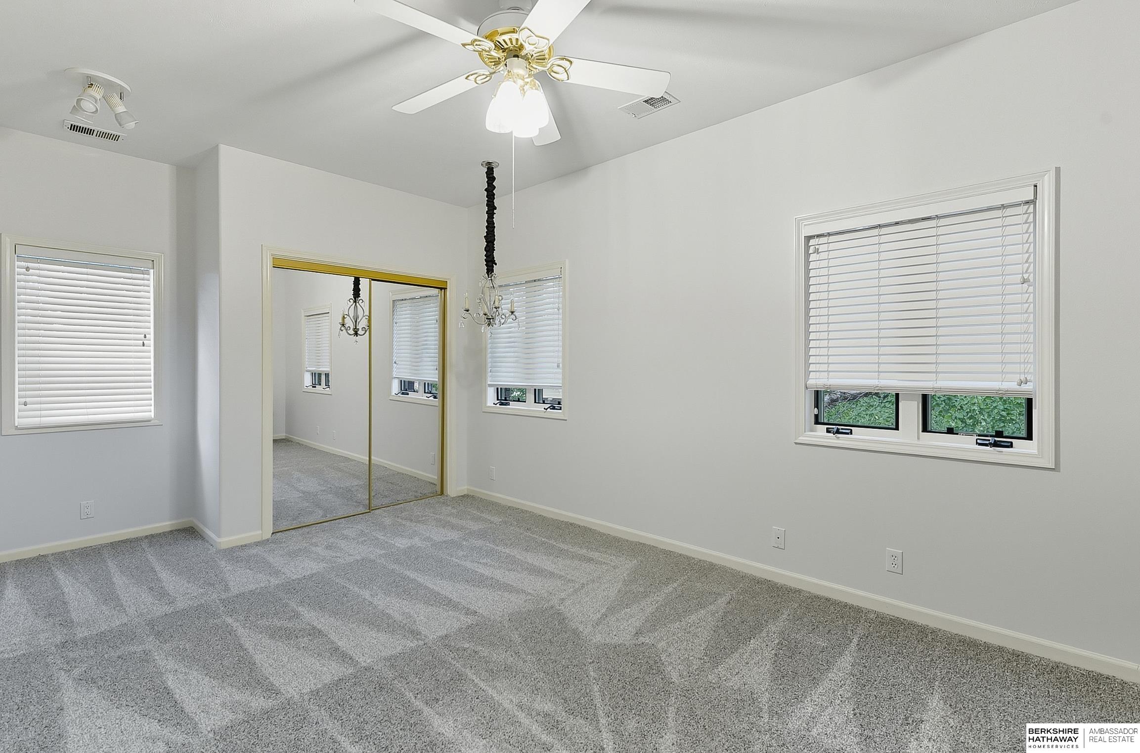 16767 J Circle