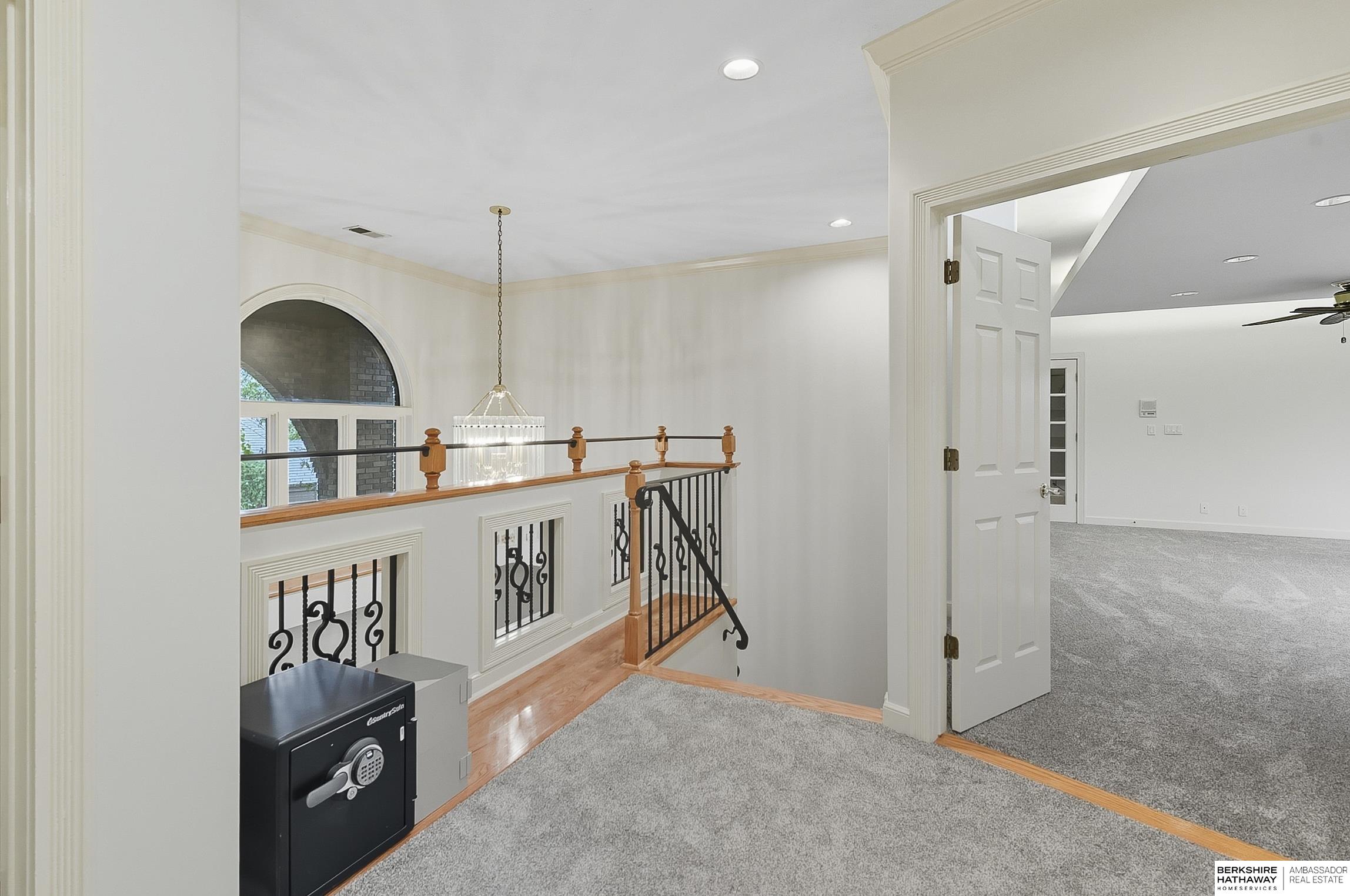 16767 J Circle