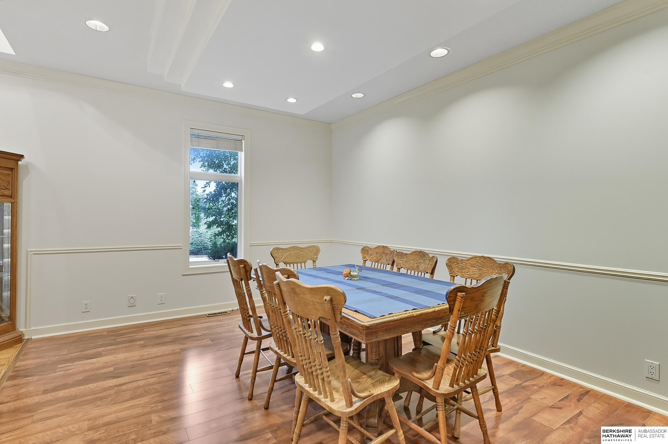 16767 J Circle