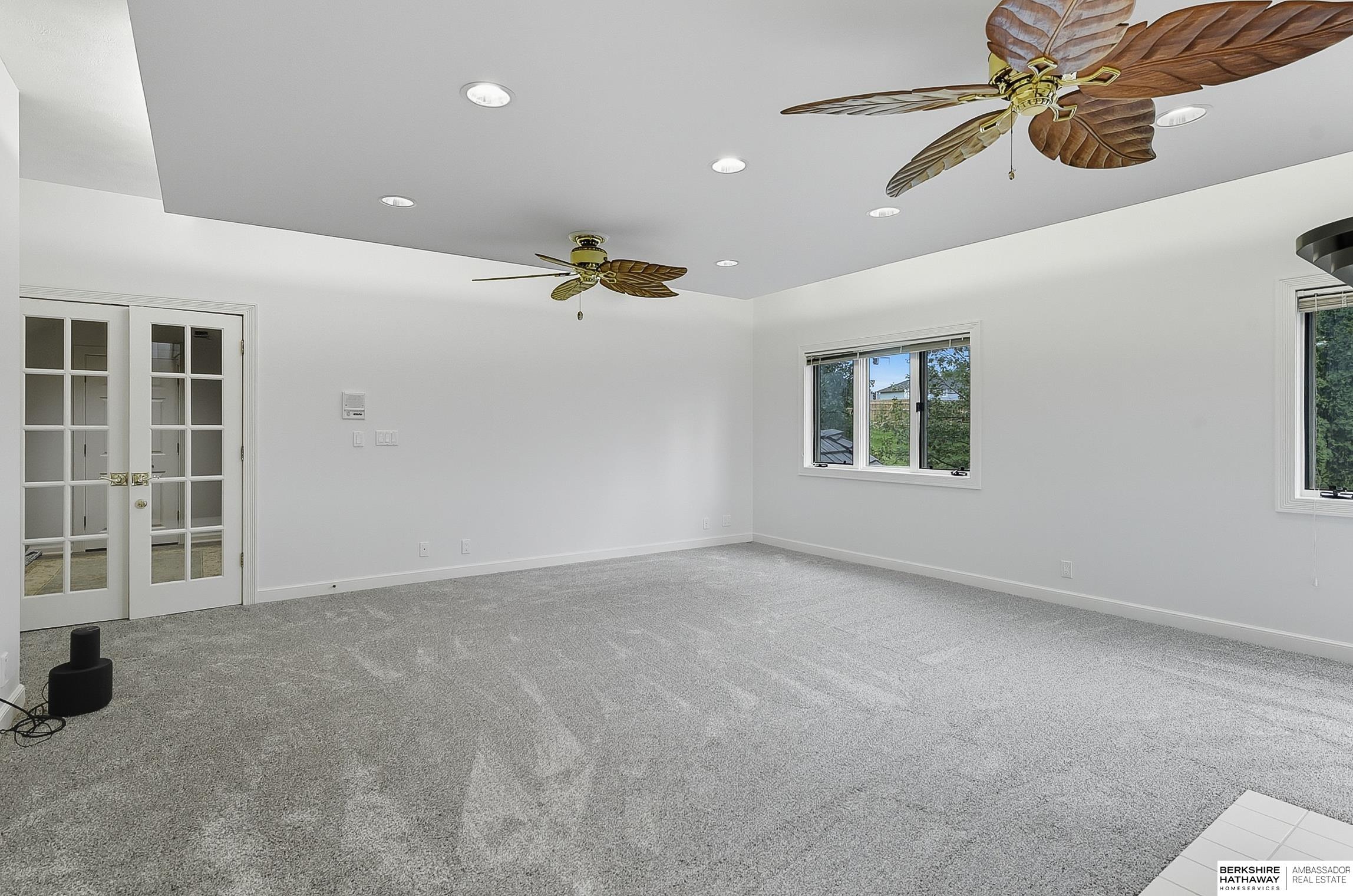 16767 J Circle