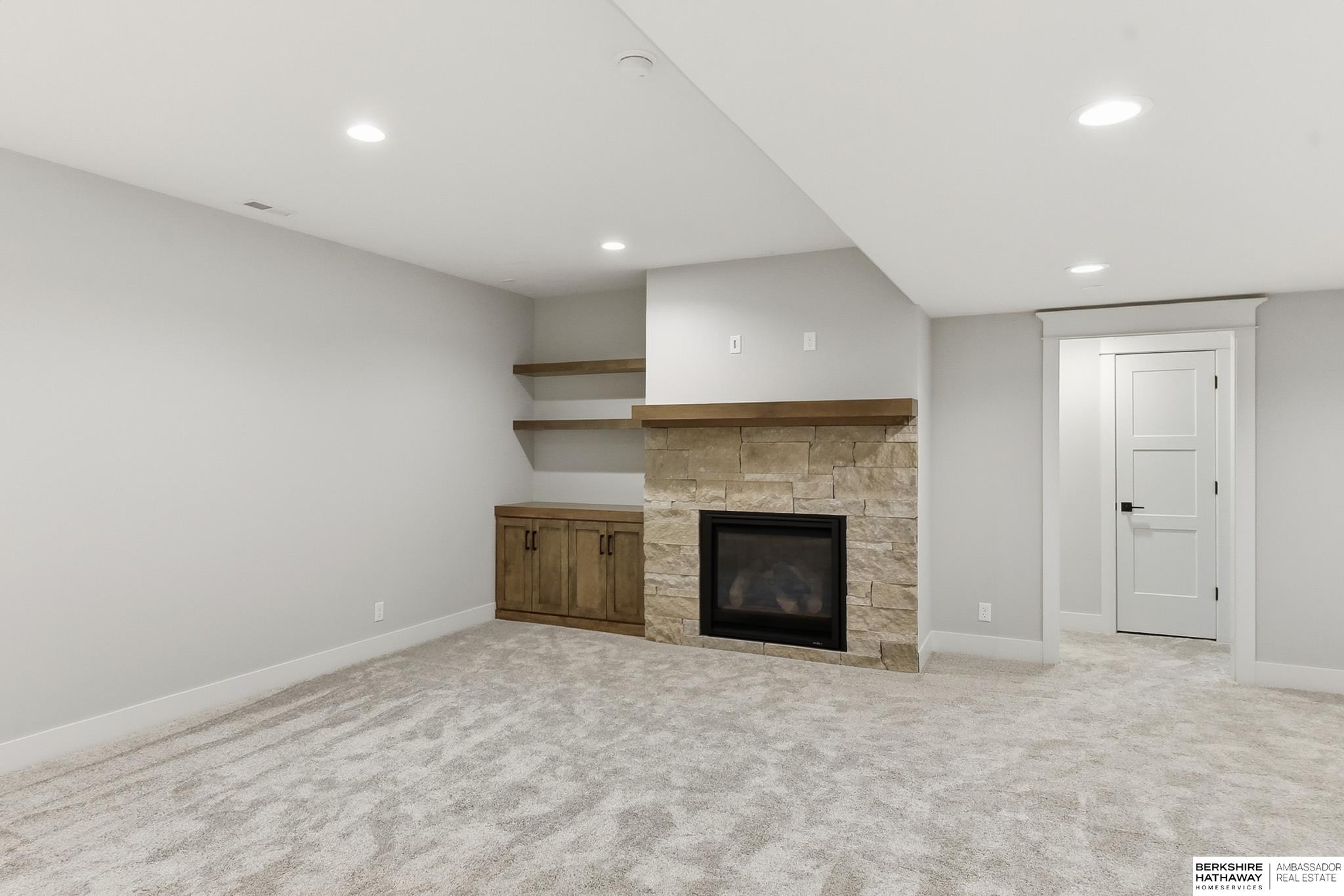 21432 B Street, Elkhorn