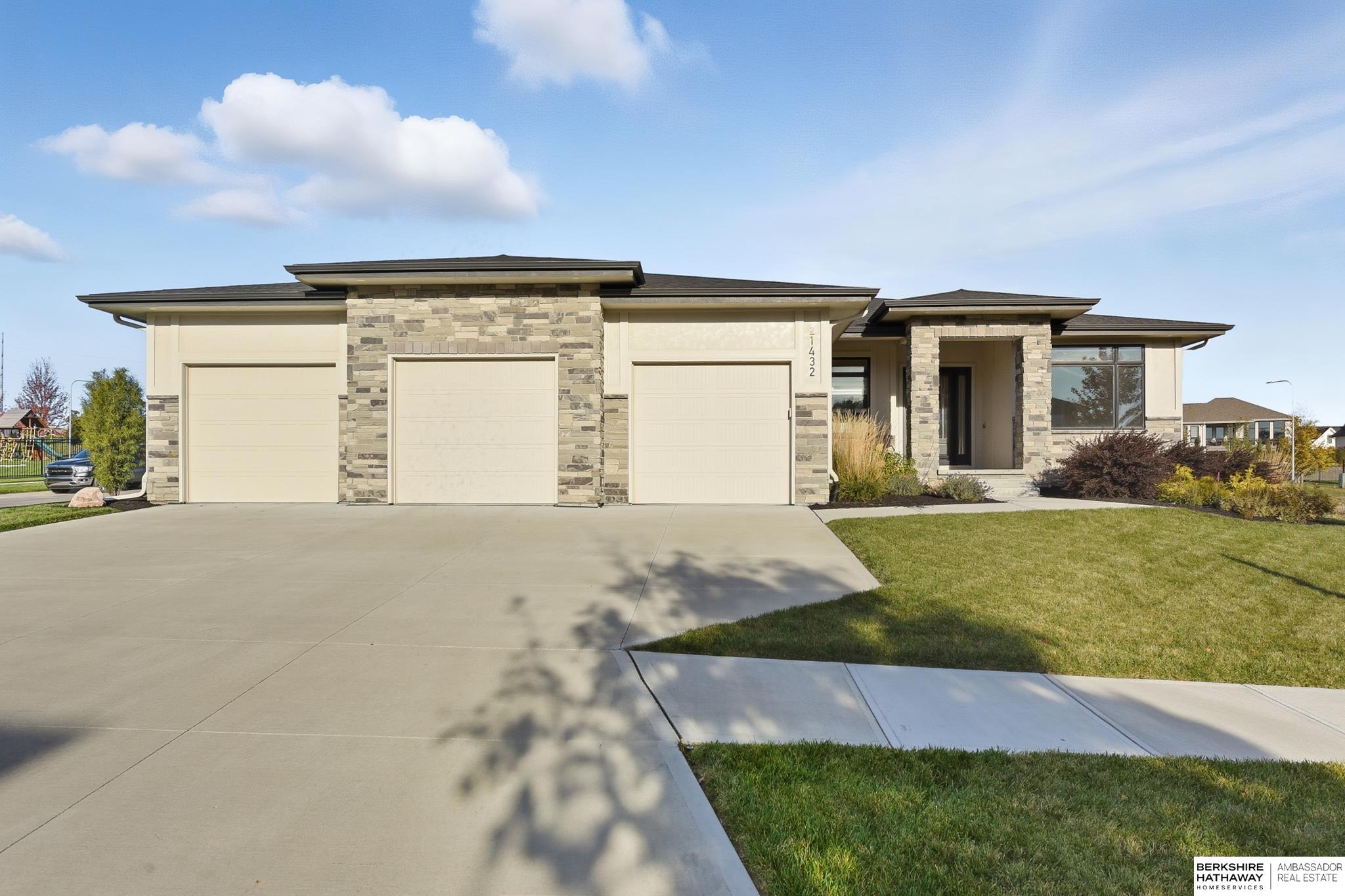 21432 B Street, Elkhorn