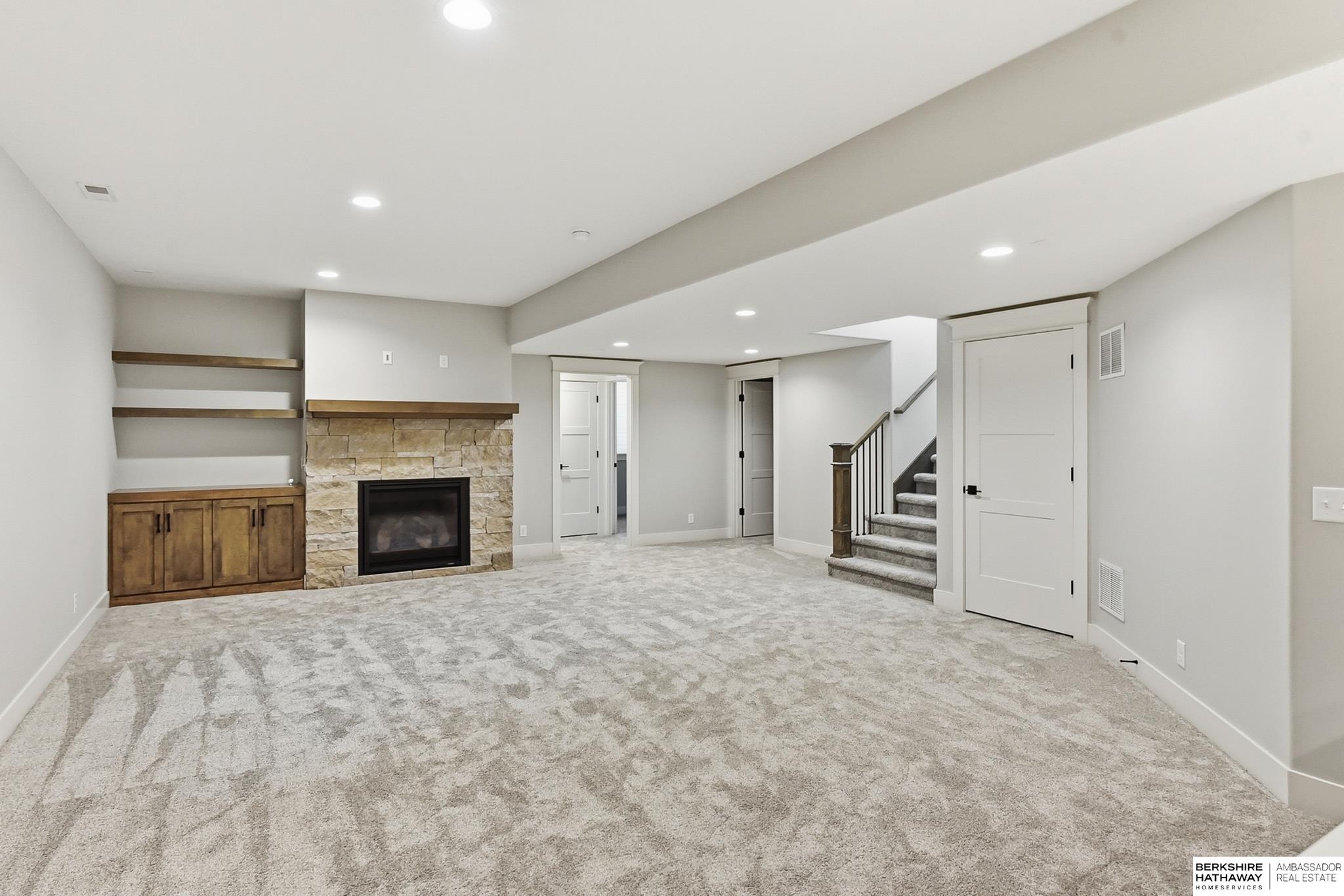 21432 B Street, Elkhorn