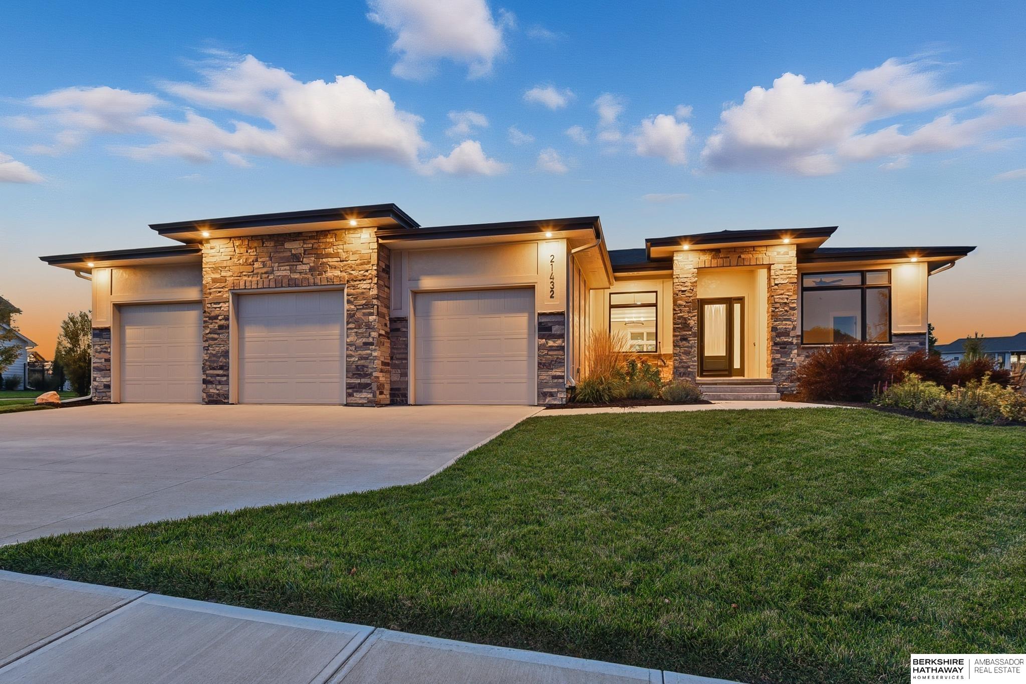21432 B Street, Elkhorn