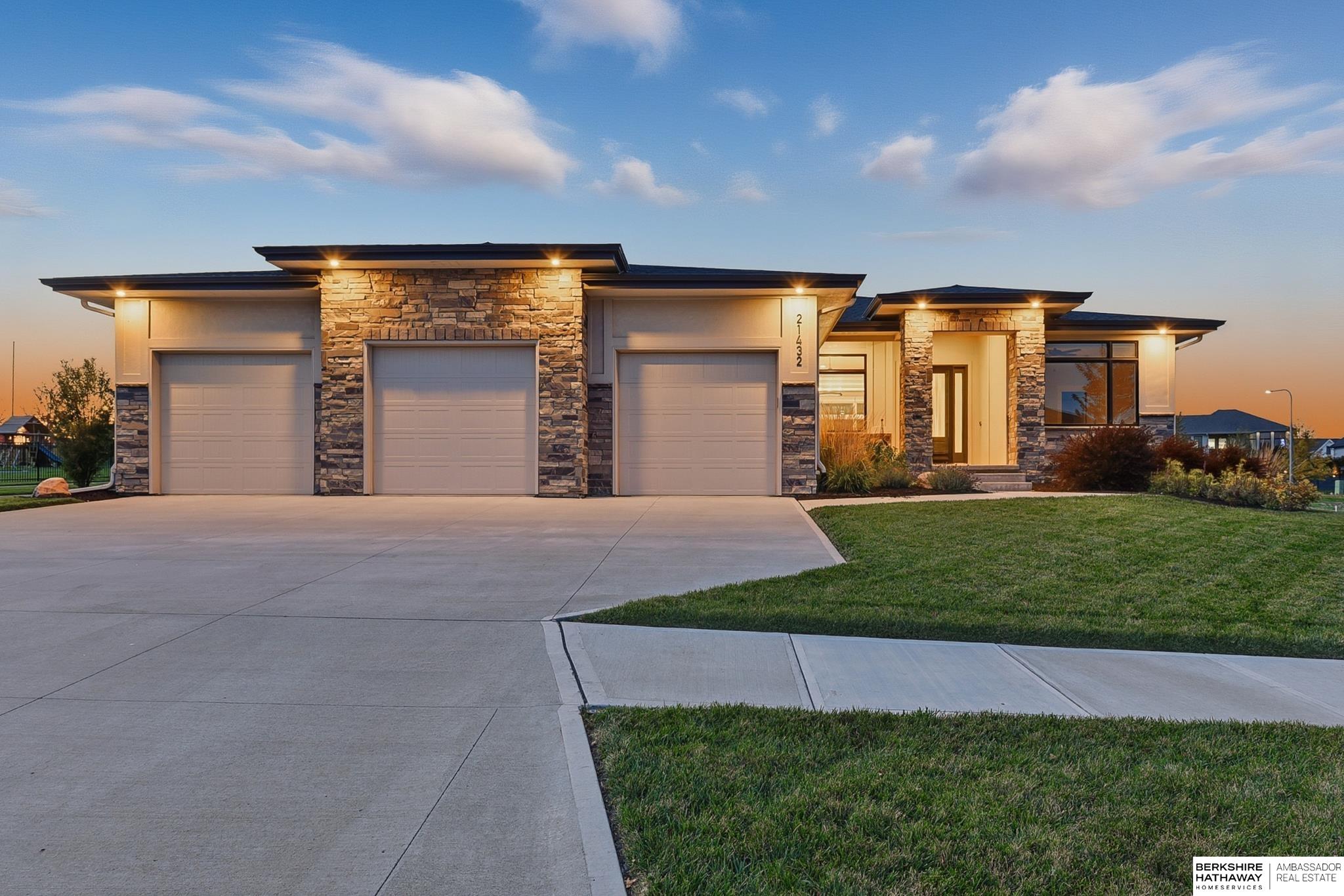 21432 B Street, Elkhorn