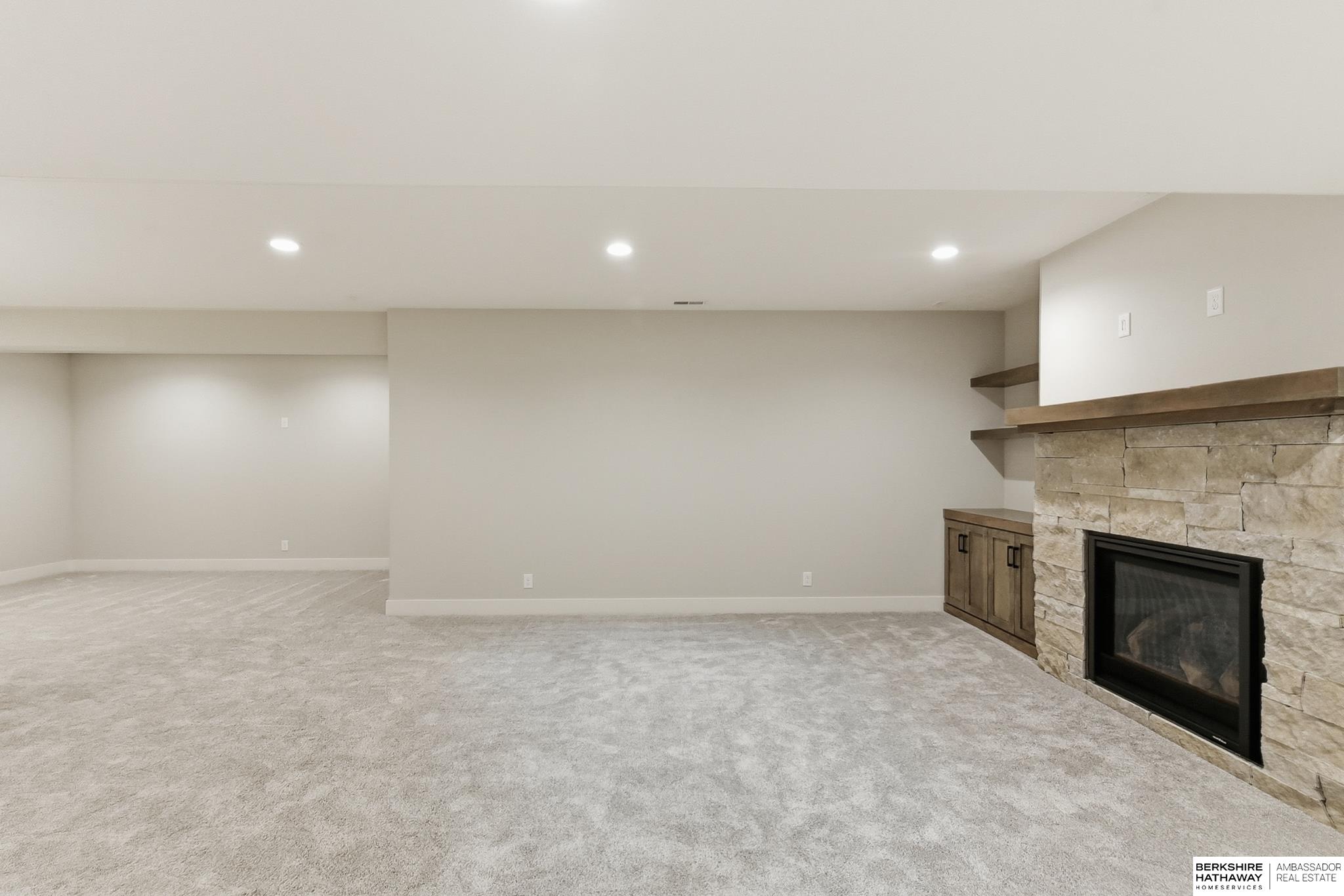 21432 B Street, Elkhorn