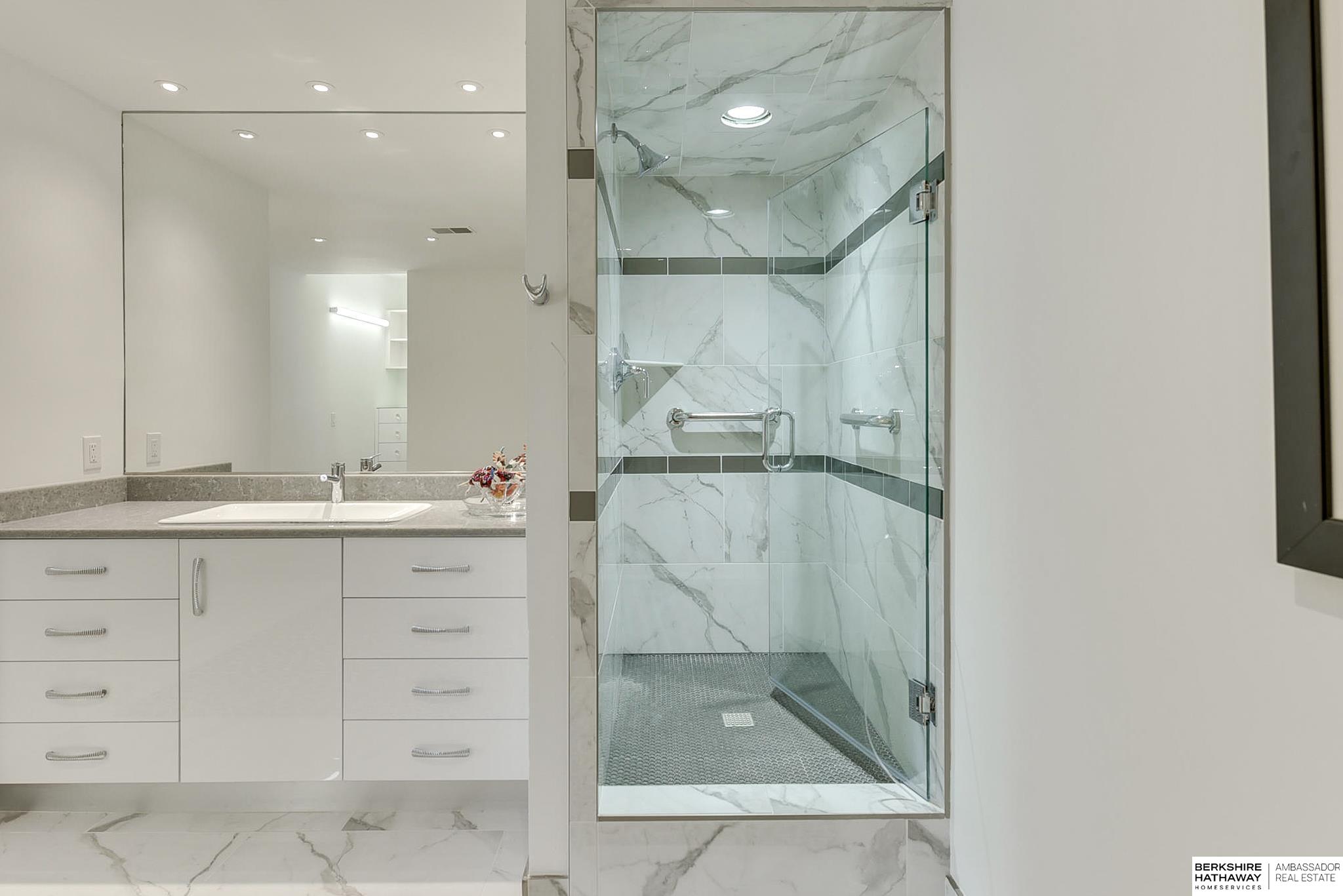 770 N 93rd Street Unit: 4D5